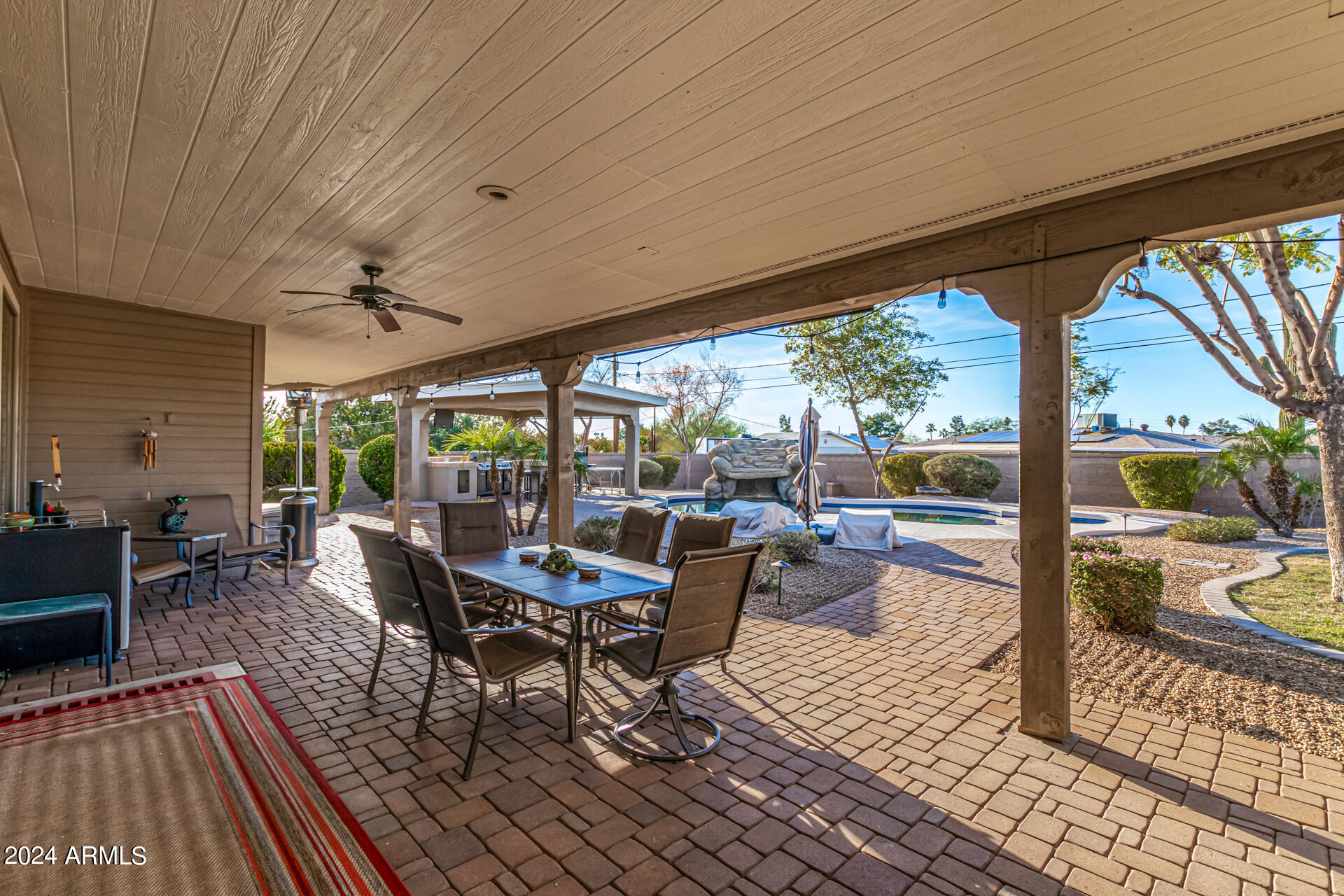 6456 E HOLIDAY Drive