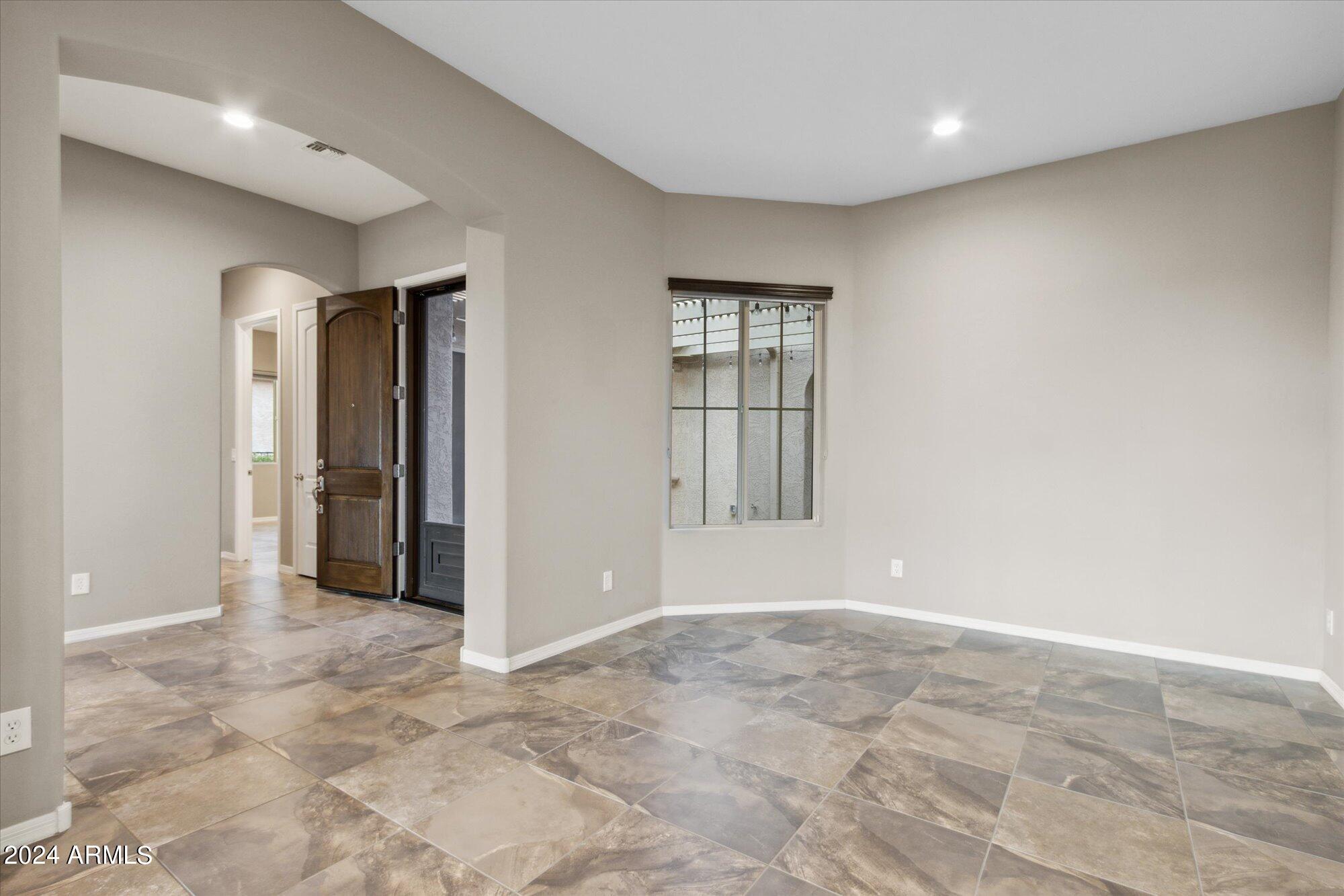 7365 W WILLOW Way