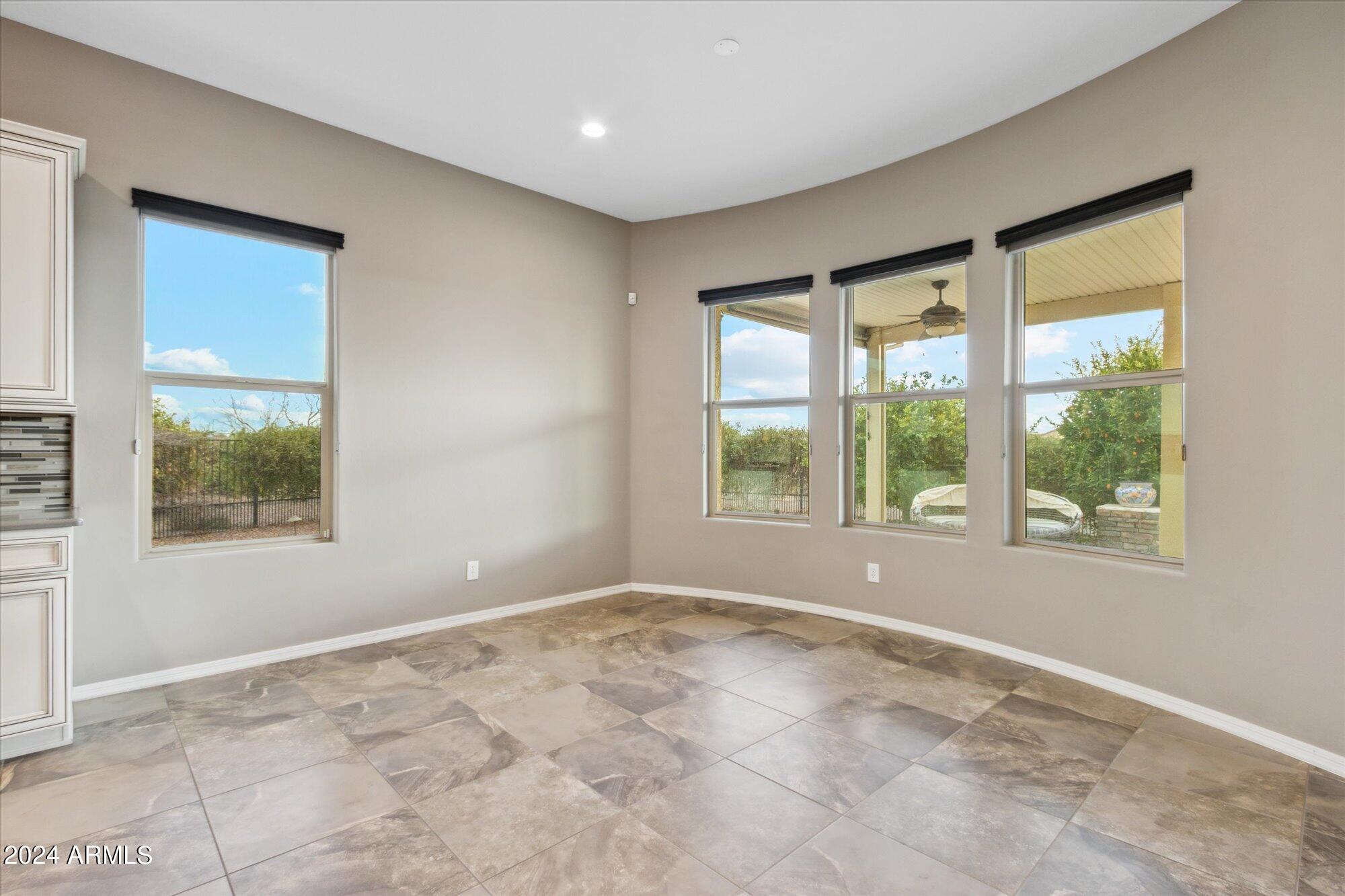 7365 W WILLOW Way