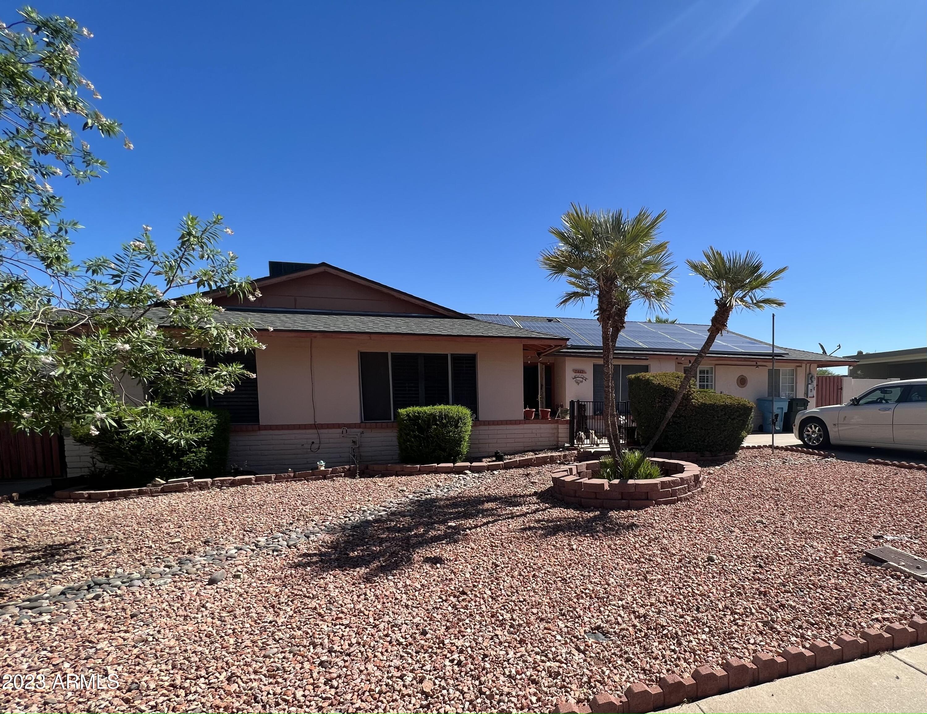2442 E CLAIRE Drive