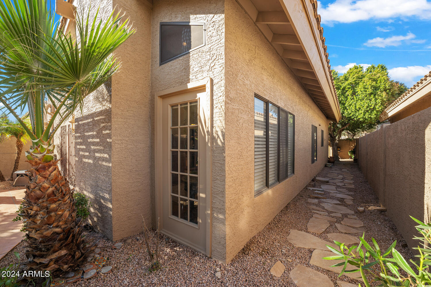 2659 N CARRIAGE Lane