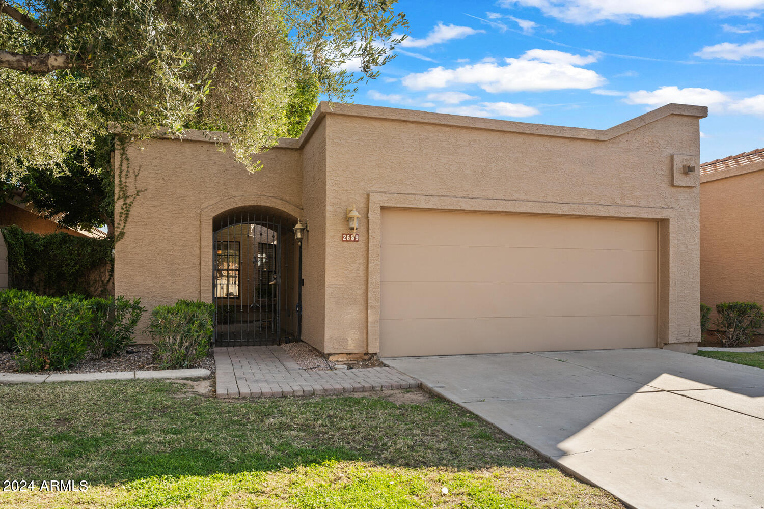 2659 N CARRIAGE Lane