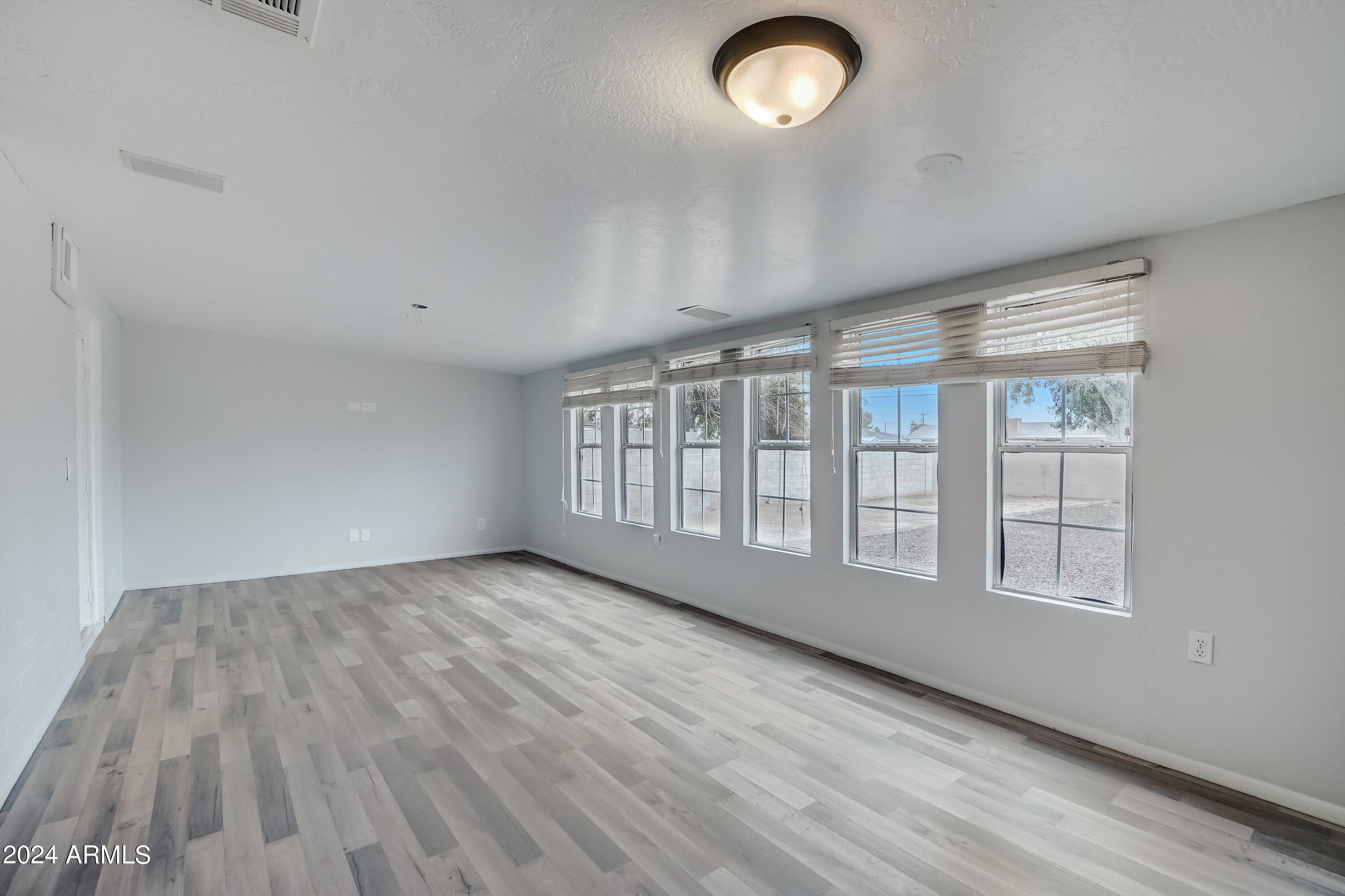 3007 W ECHO Lane
