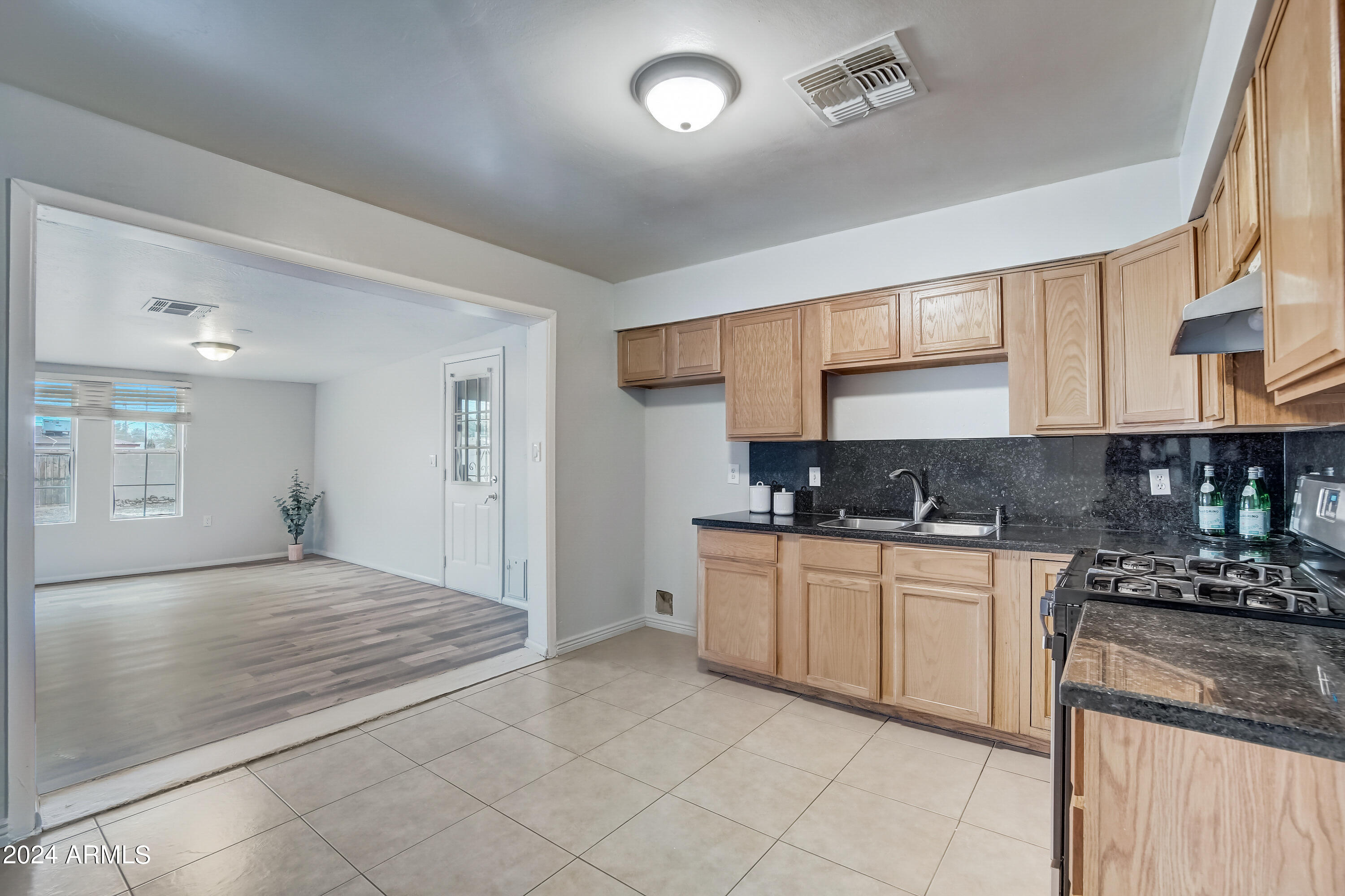 3007 W ECHO Lane