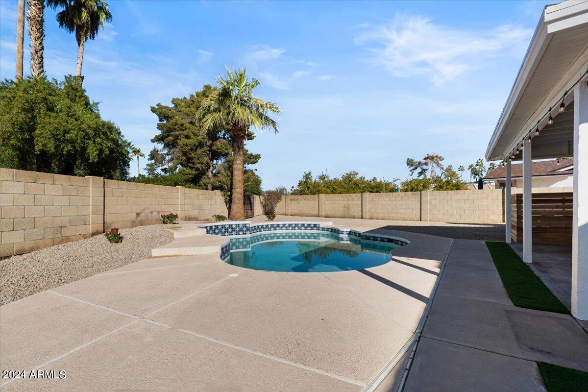5300 S HAZELTON Lane
