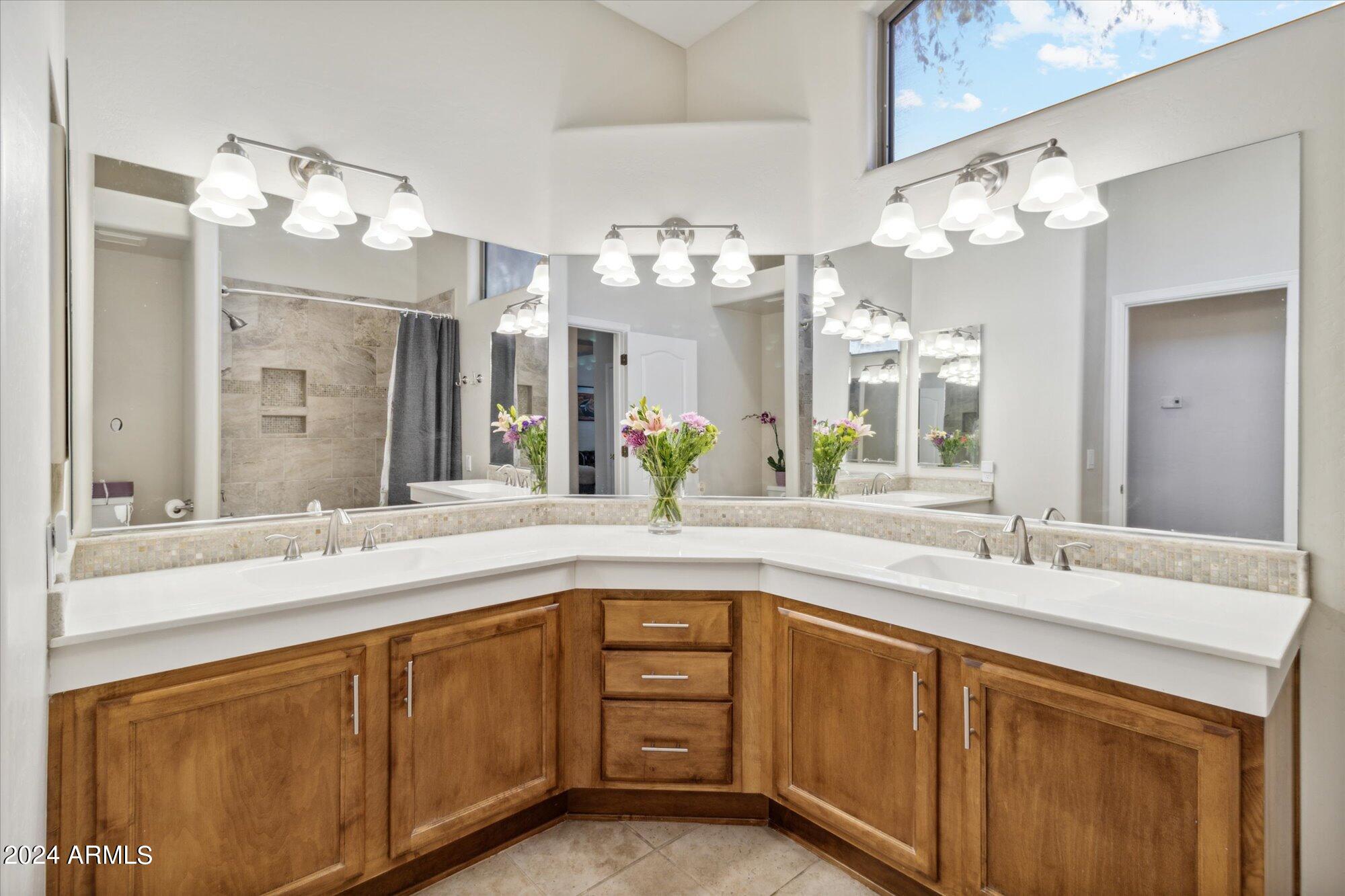 6405 E LE MARCHE Avenue