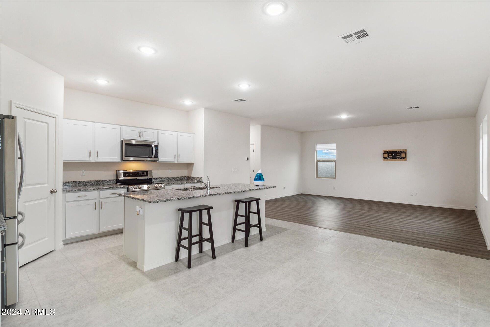 26121 N LETO Circle