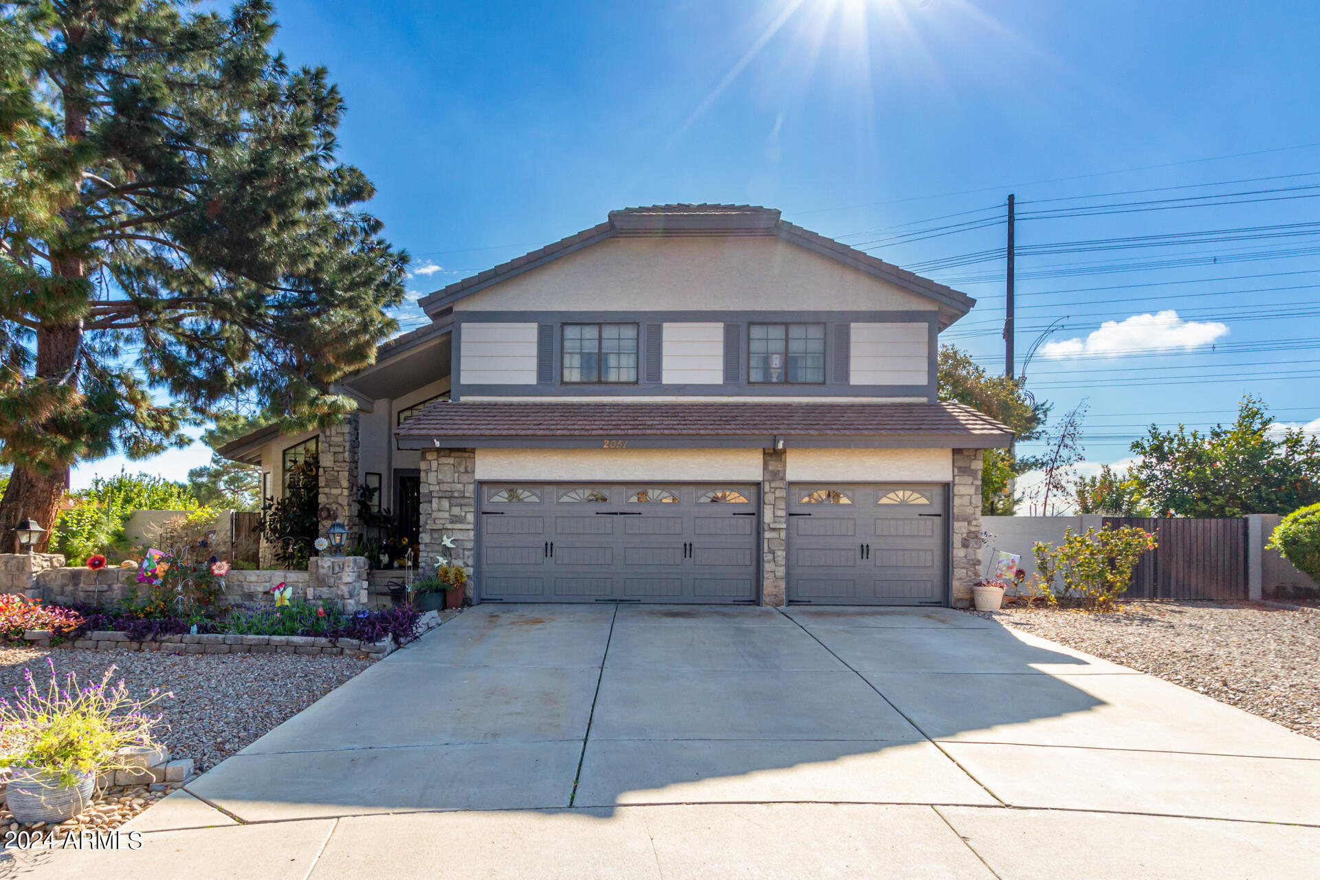 2051 E DIAMOND Drive