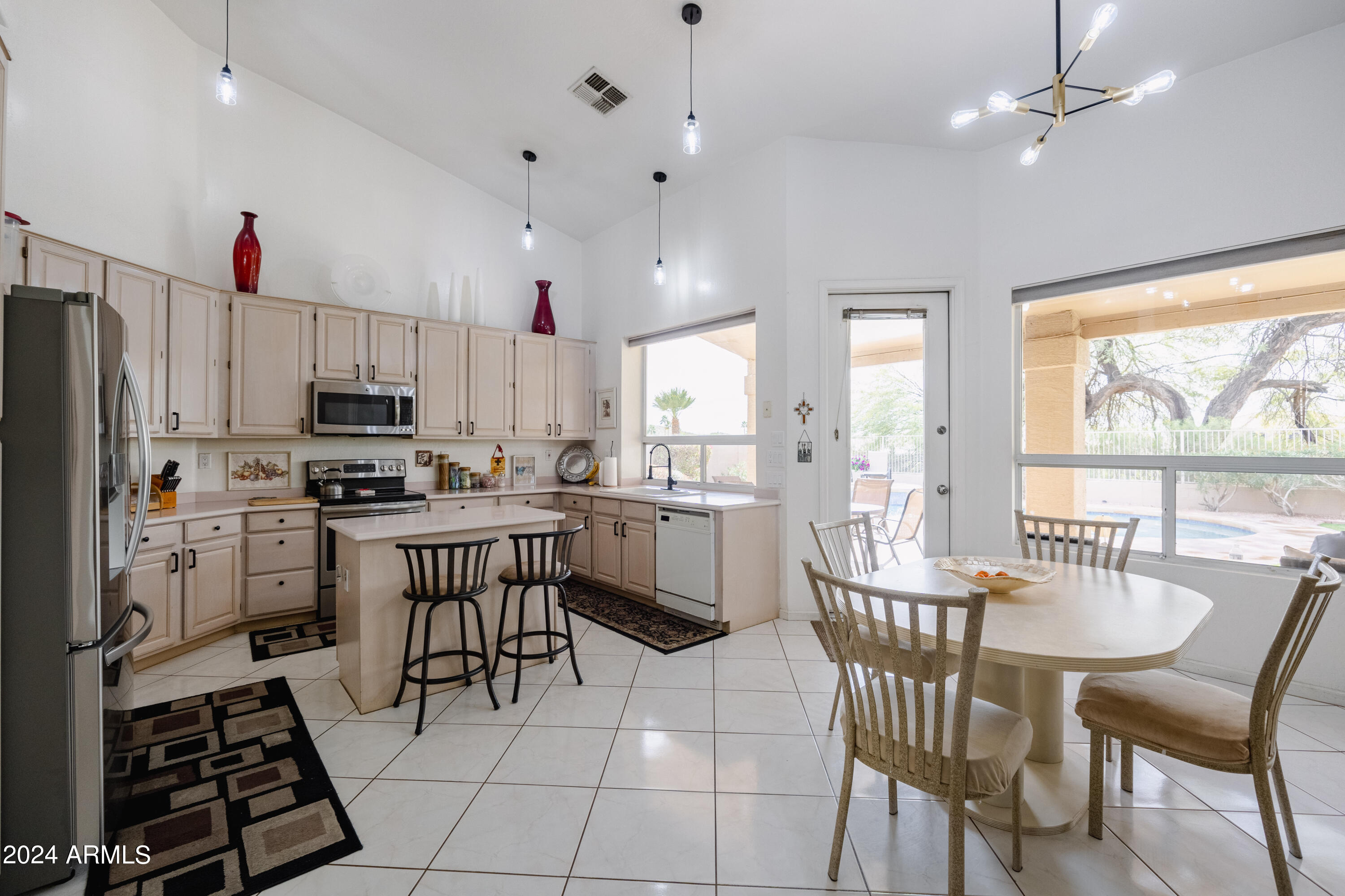 737 W WILDWOOD Drive