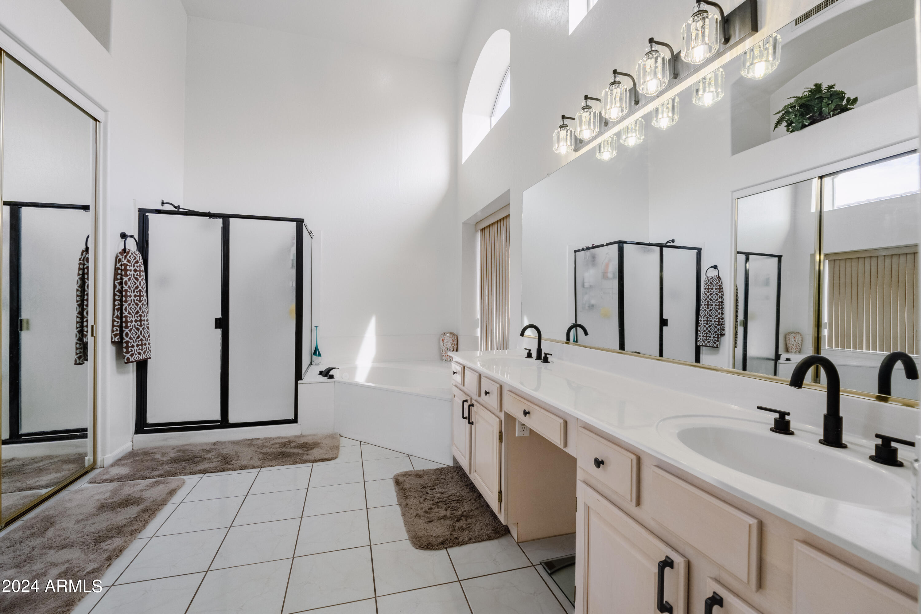 737 W WILDWOOD Drive