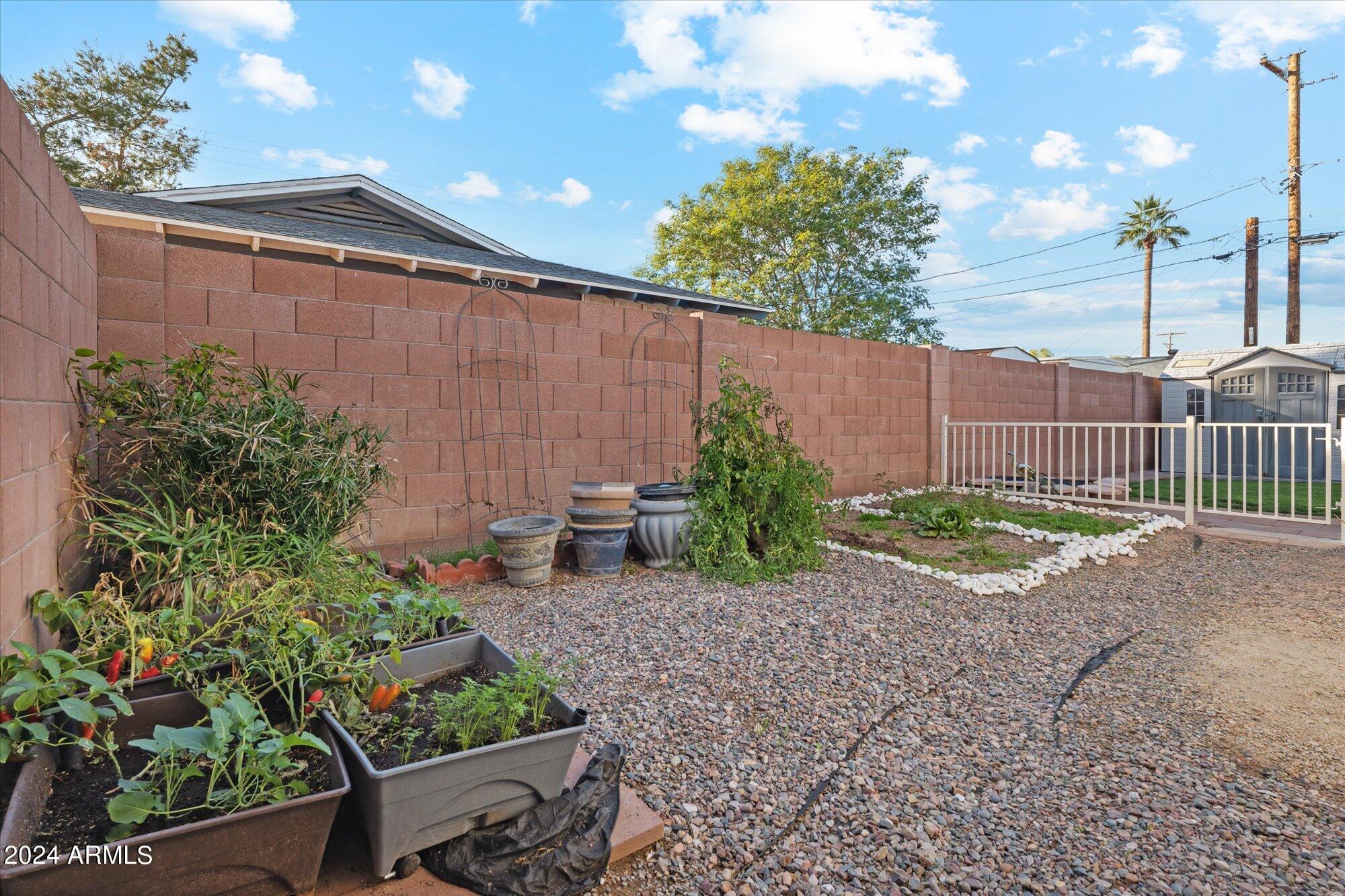 8210 E MONTEROSA Street