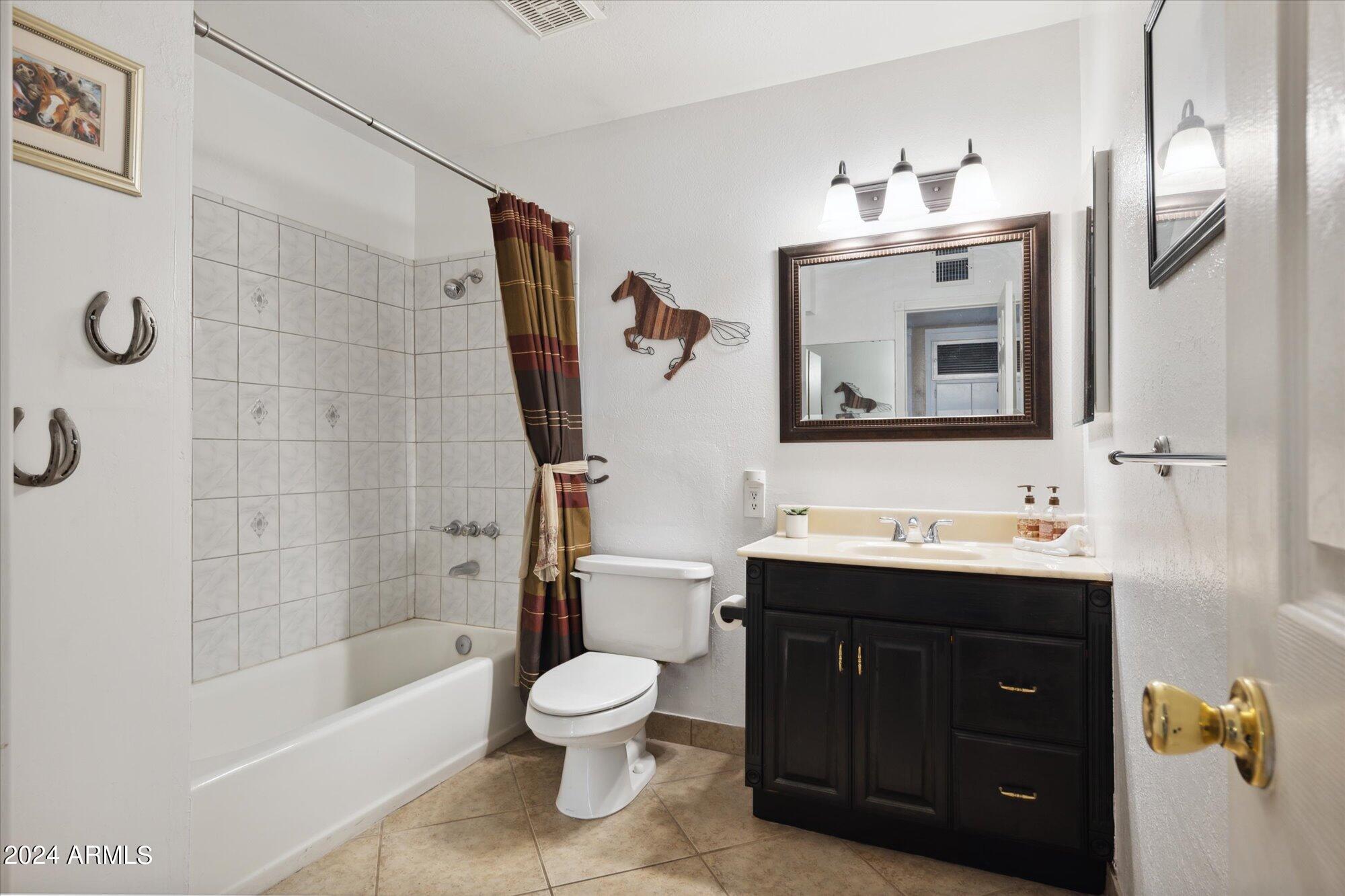 8210 E MONTEROSA Street