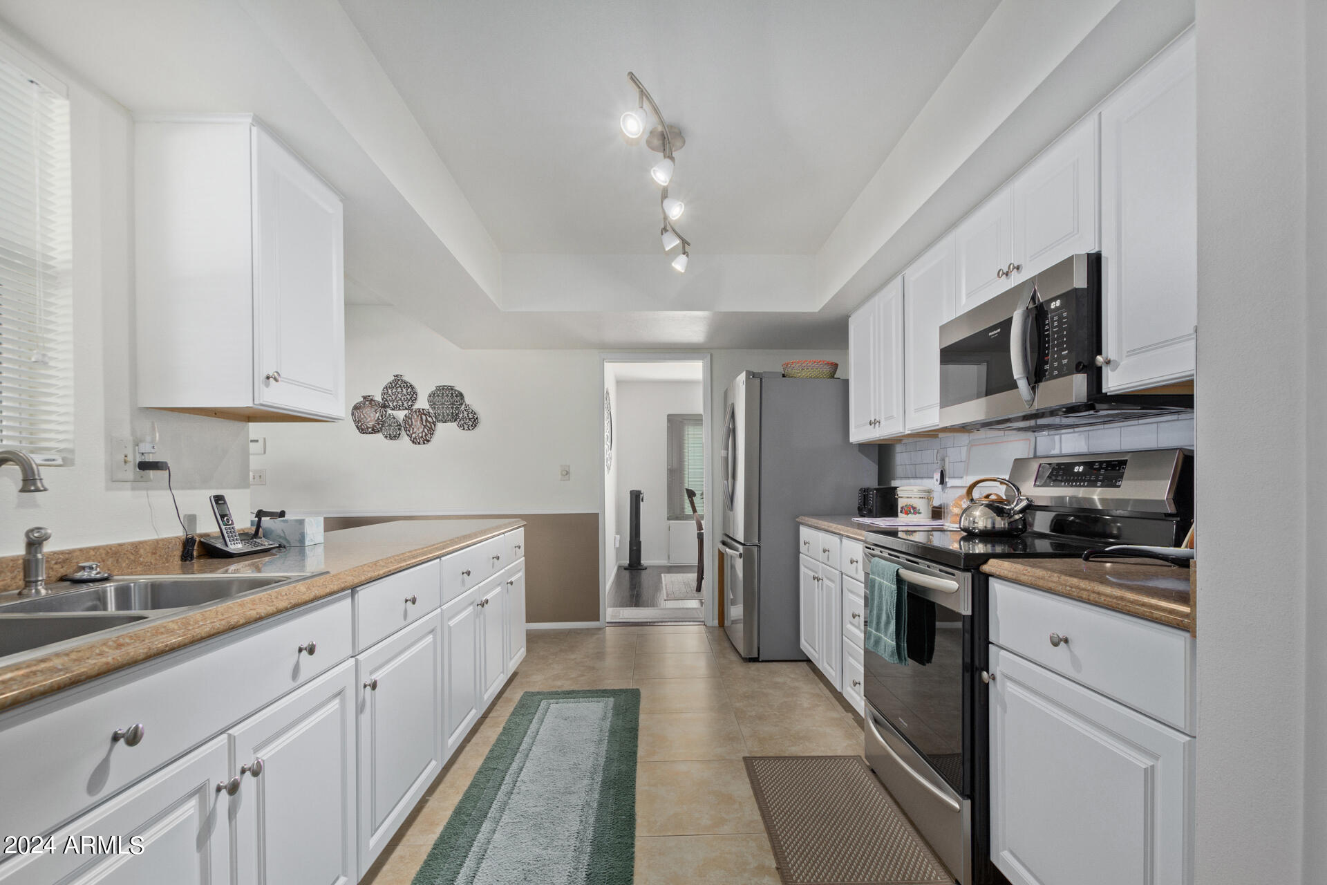 10627 W ROUNDELAY Circle