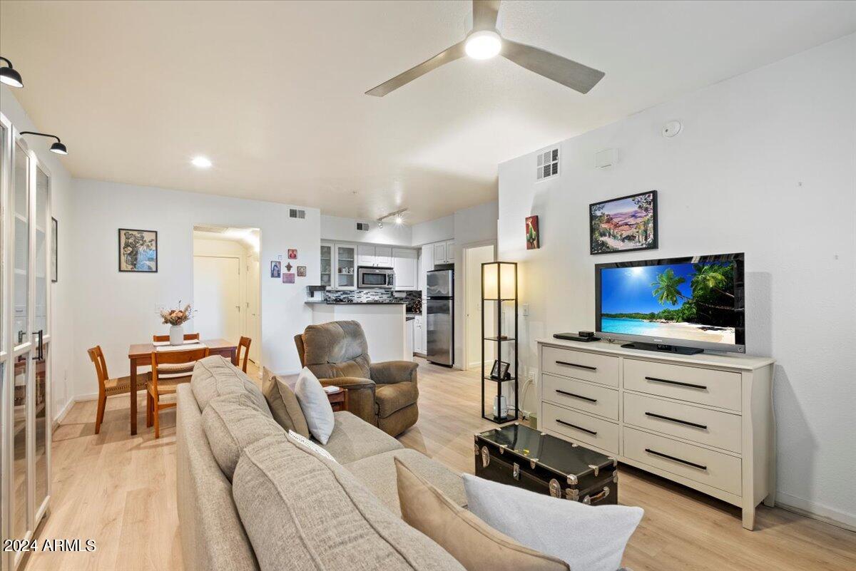 3633 N 3RD Avenue # 1063