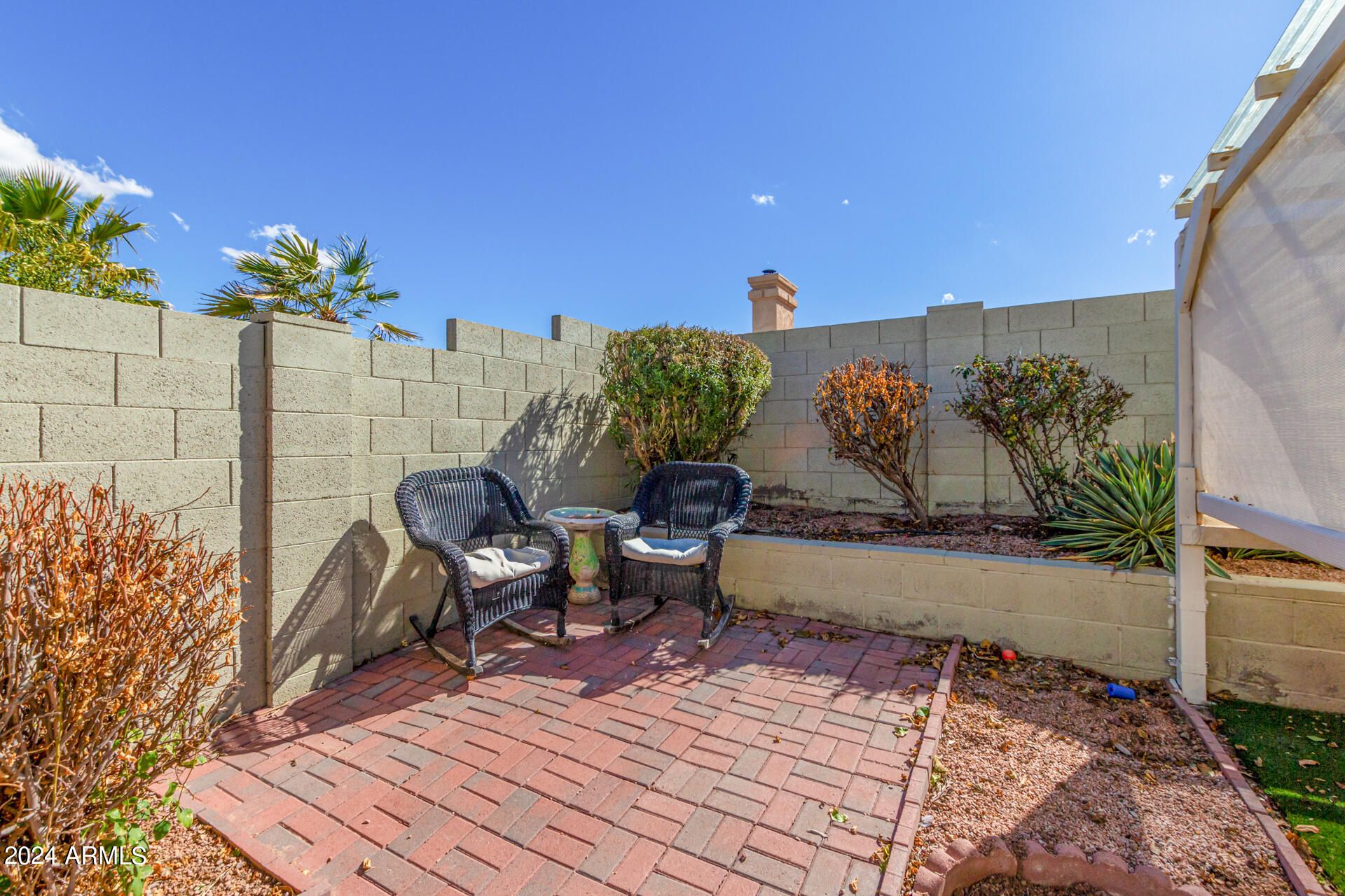 1663 E CAROLYN Way