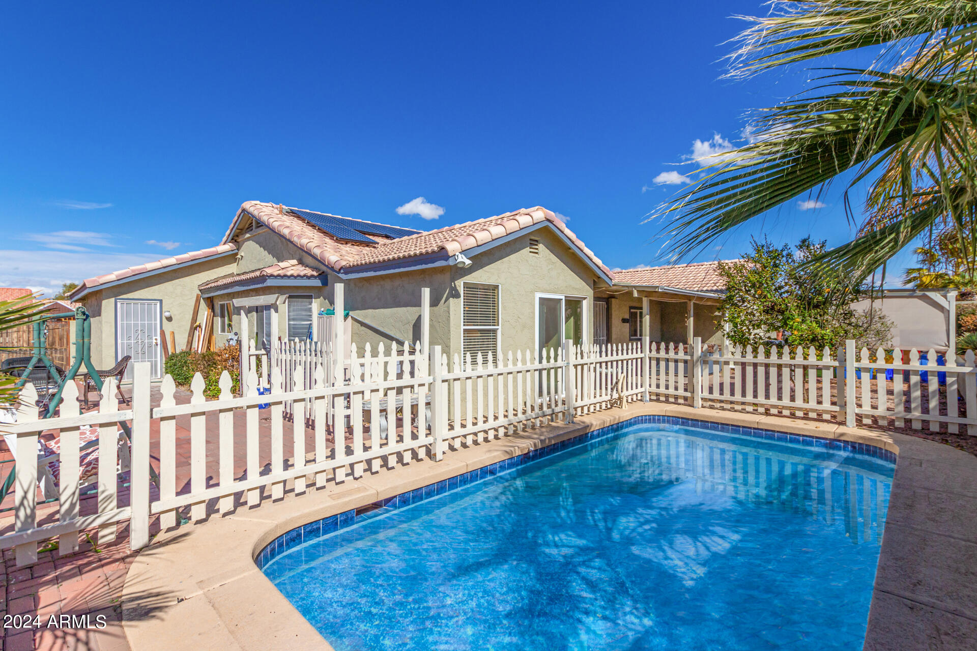 1663 E CAROLYN Way