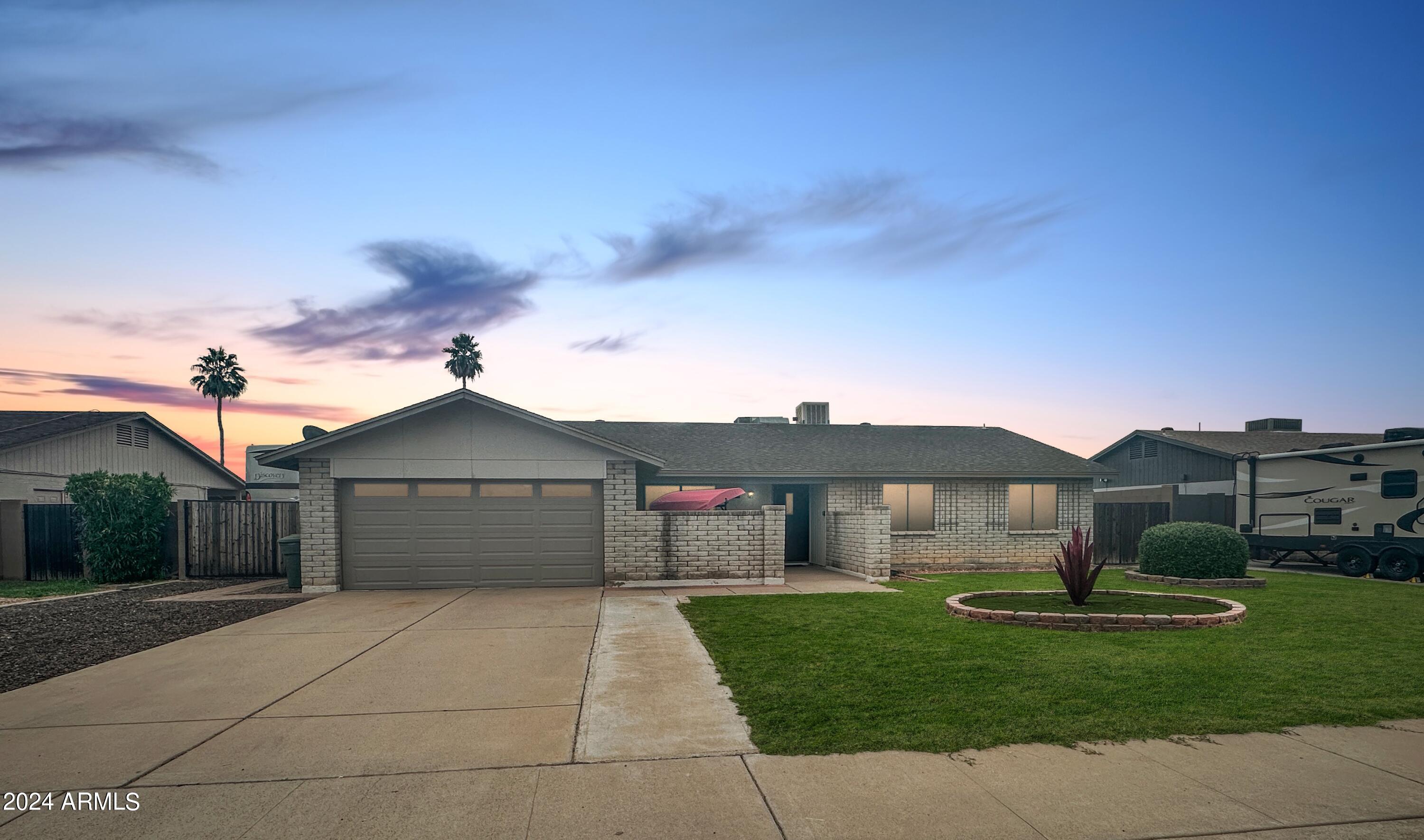 5015 W ROSEWOOD Drive