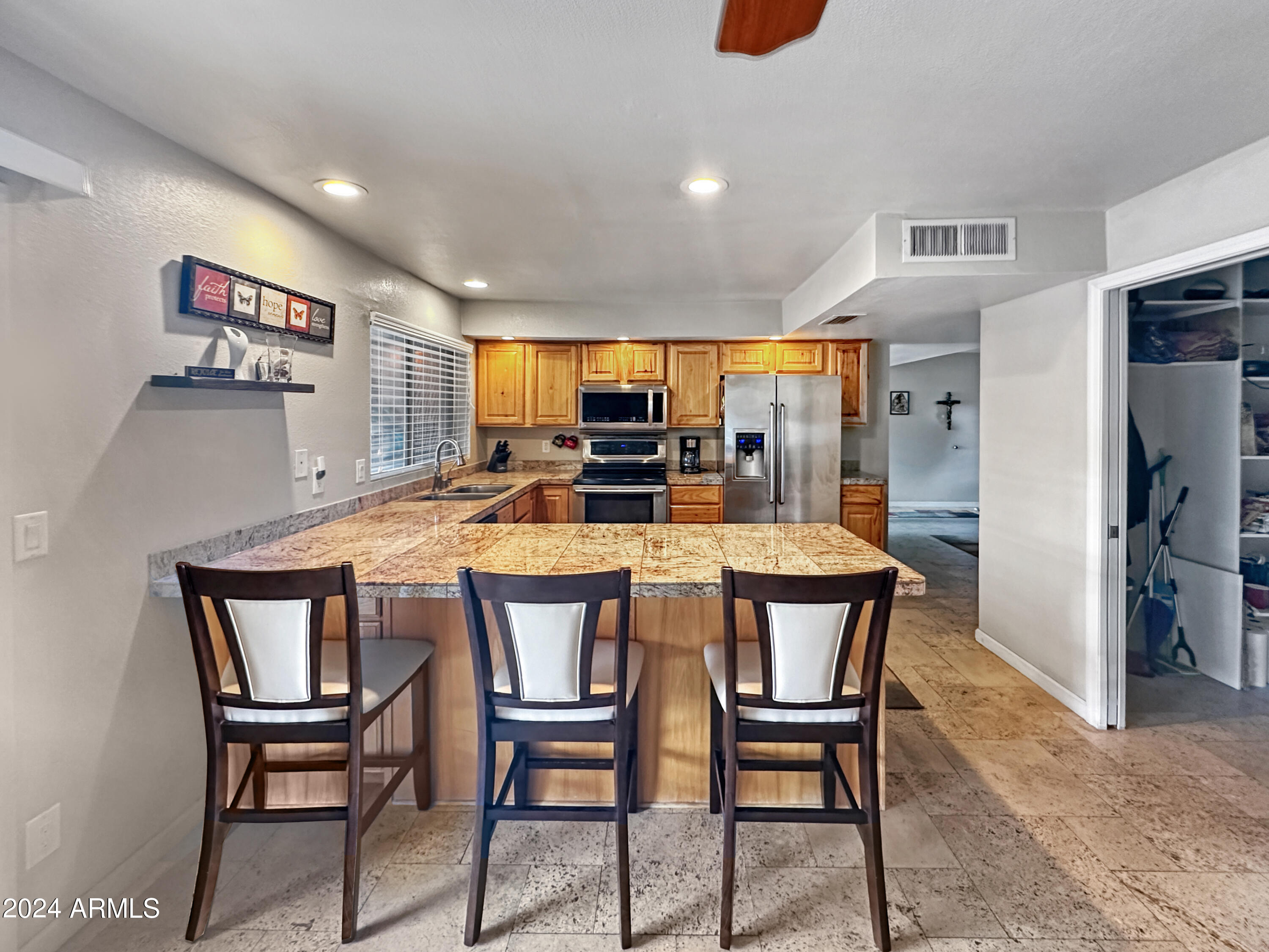 5015 W ROSEWOOD Drive