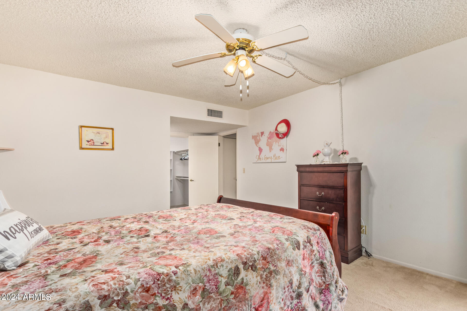 5518 E LINDSTROM Lane, 3034