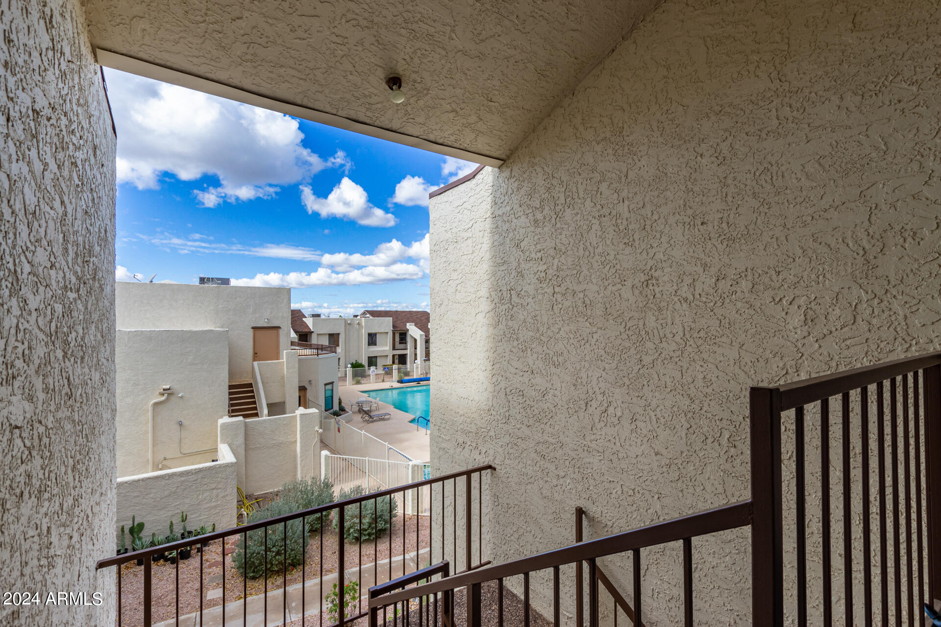 5518 E LINDSTROM Lane, 3034