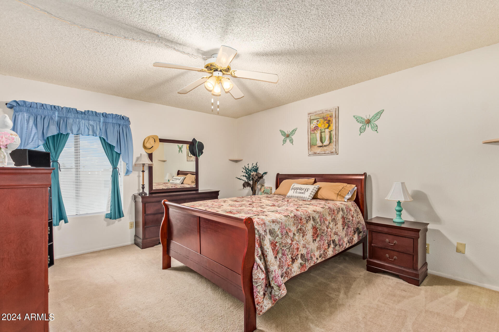 5518 E LINDSTROM Lane, 3034