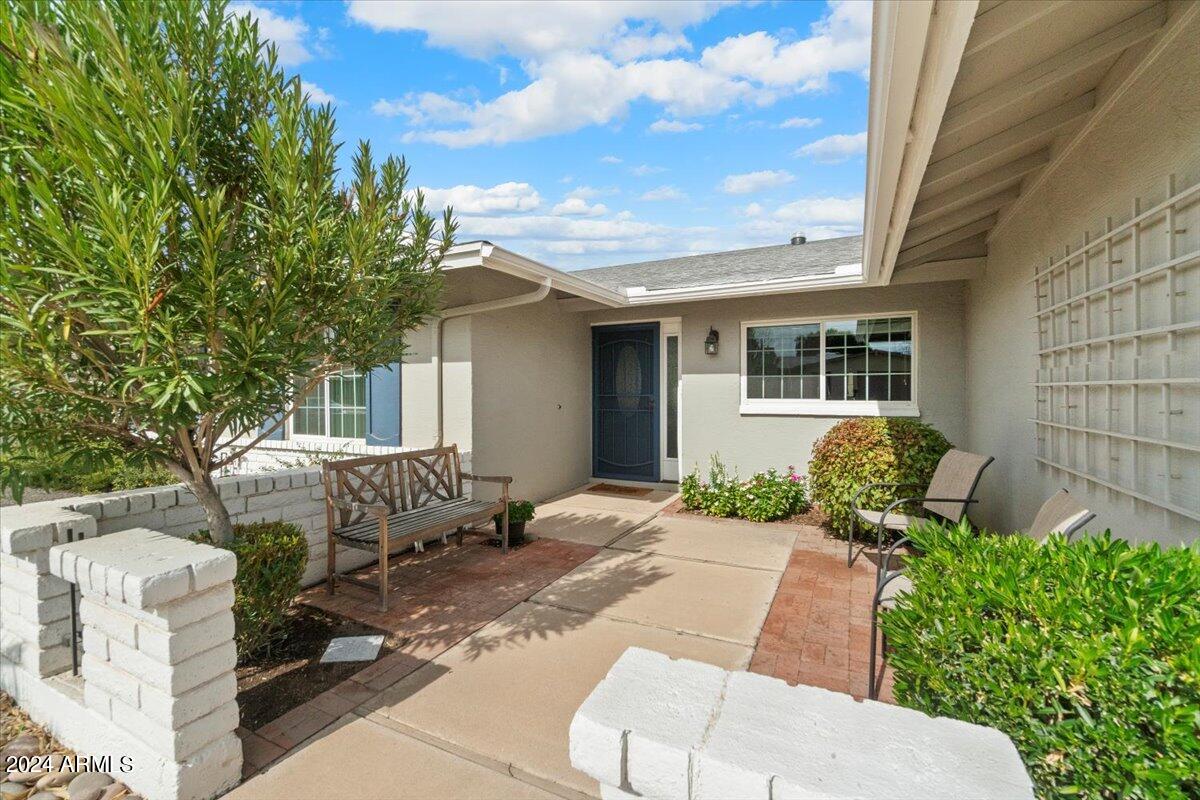 2416 W PLATA Avenue