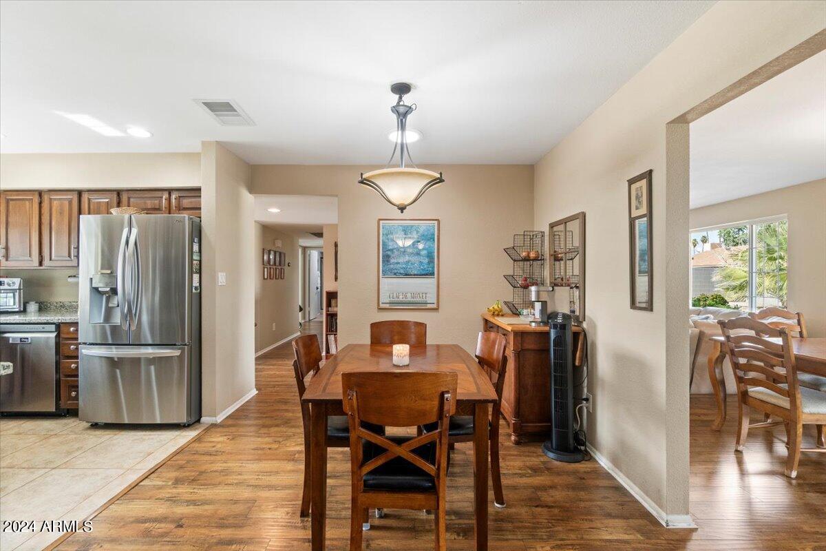 2416 W PLATA Avenue