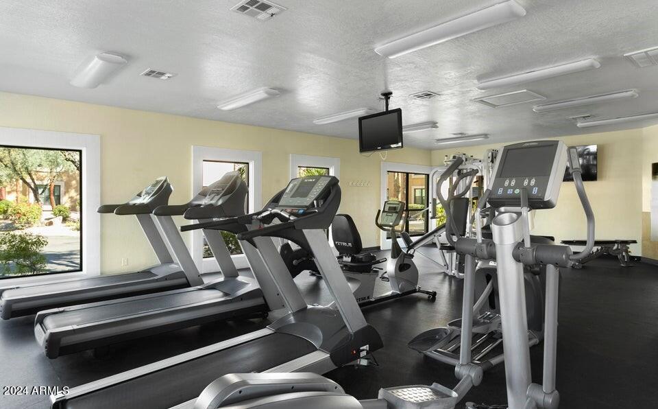 8787 E MOUNTAIN VIEW Road, 1010