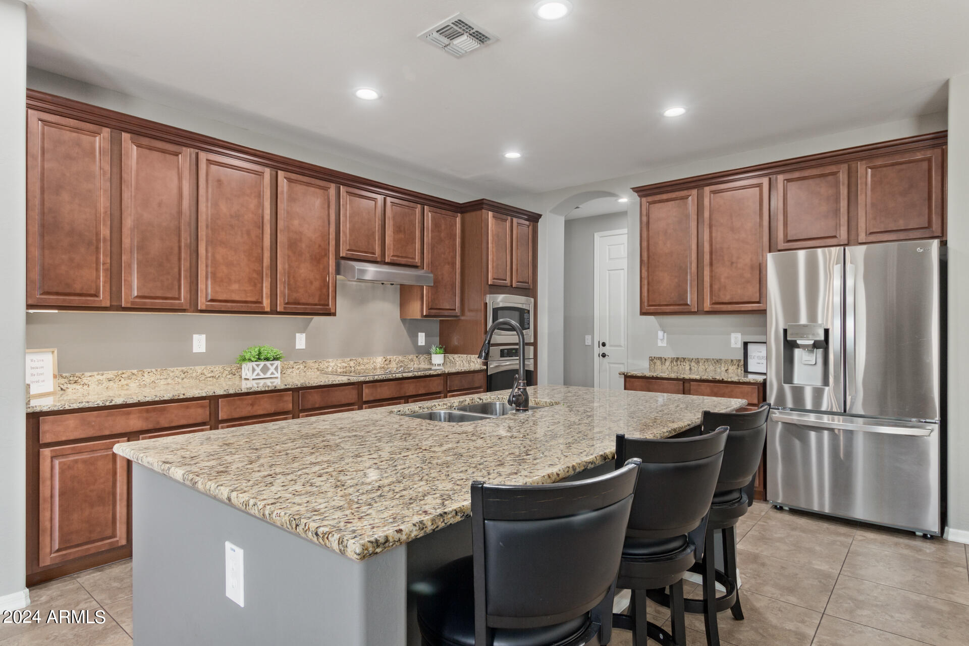 2586 E Tiffany Way