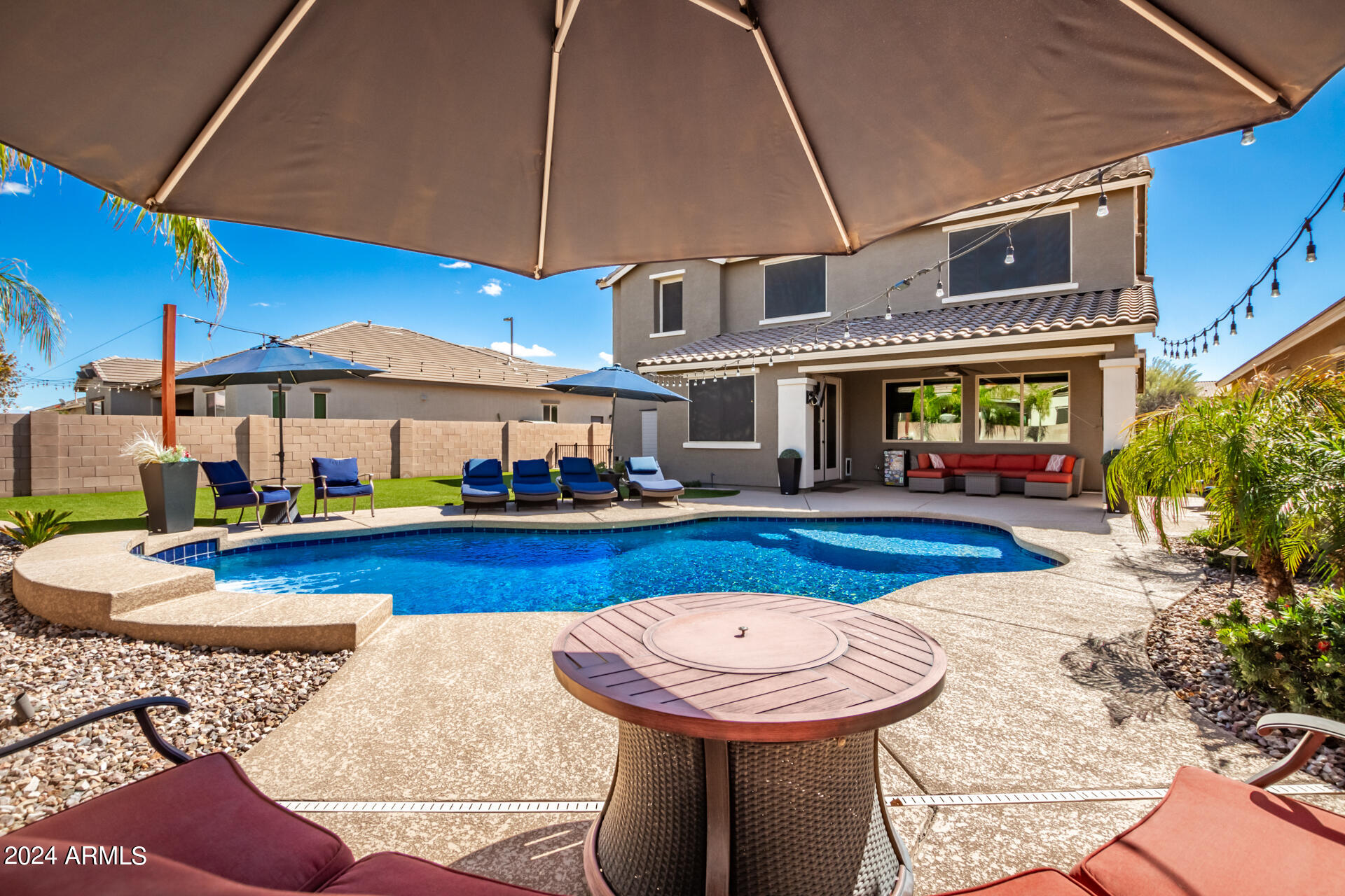 2586 E Tiffany Way