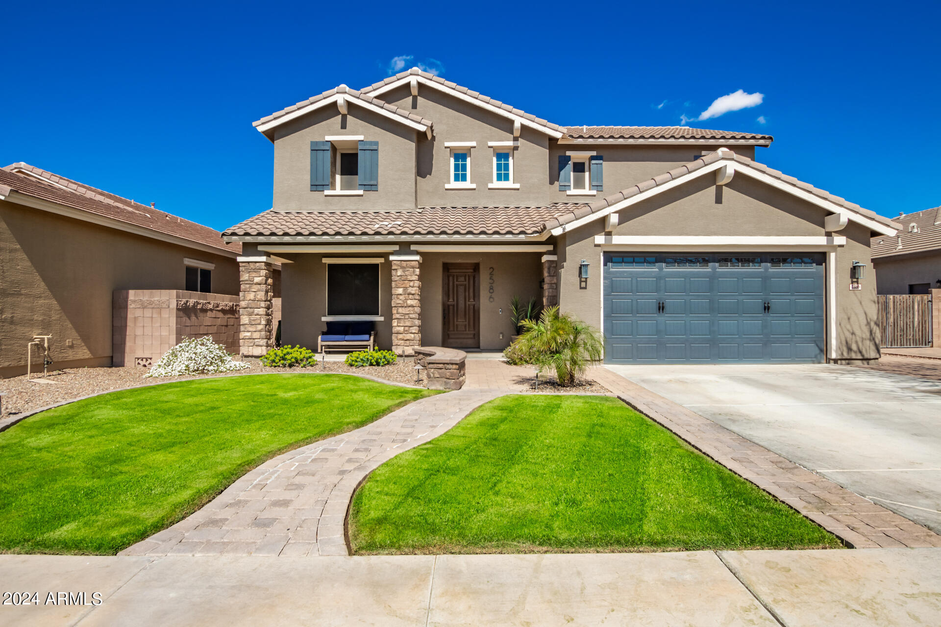 2586 E Tiffany Way