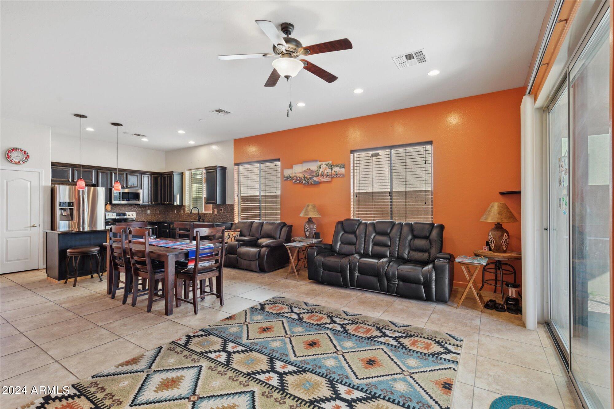 2093 W GOLDMINE MOUNTAIN Drive
