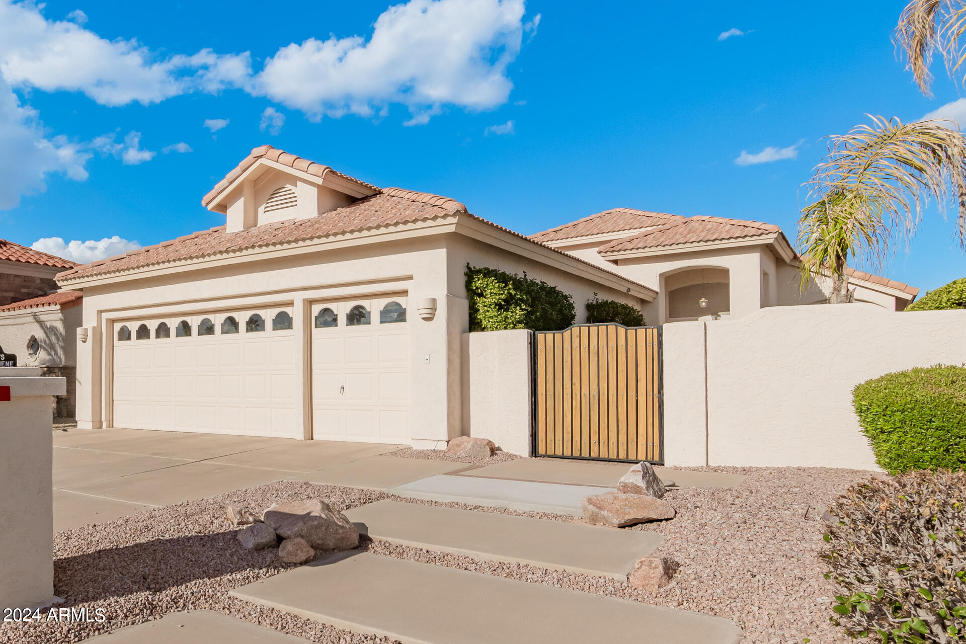26425 S MOONSHADOW Drive