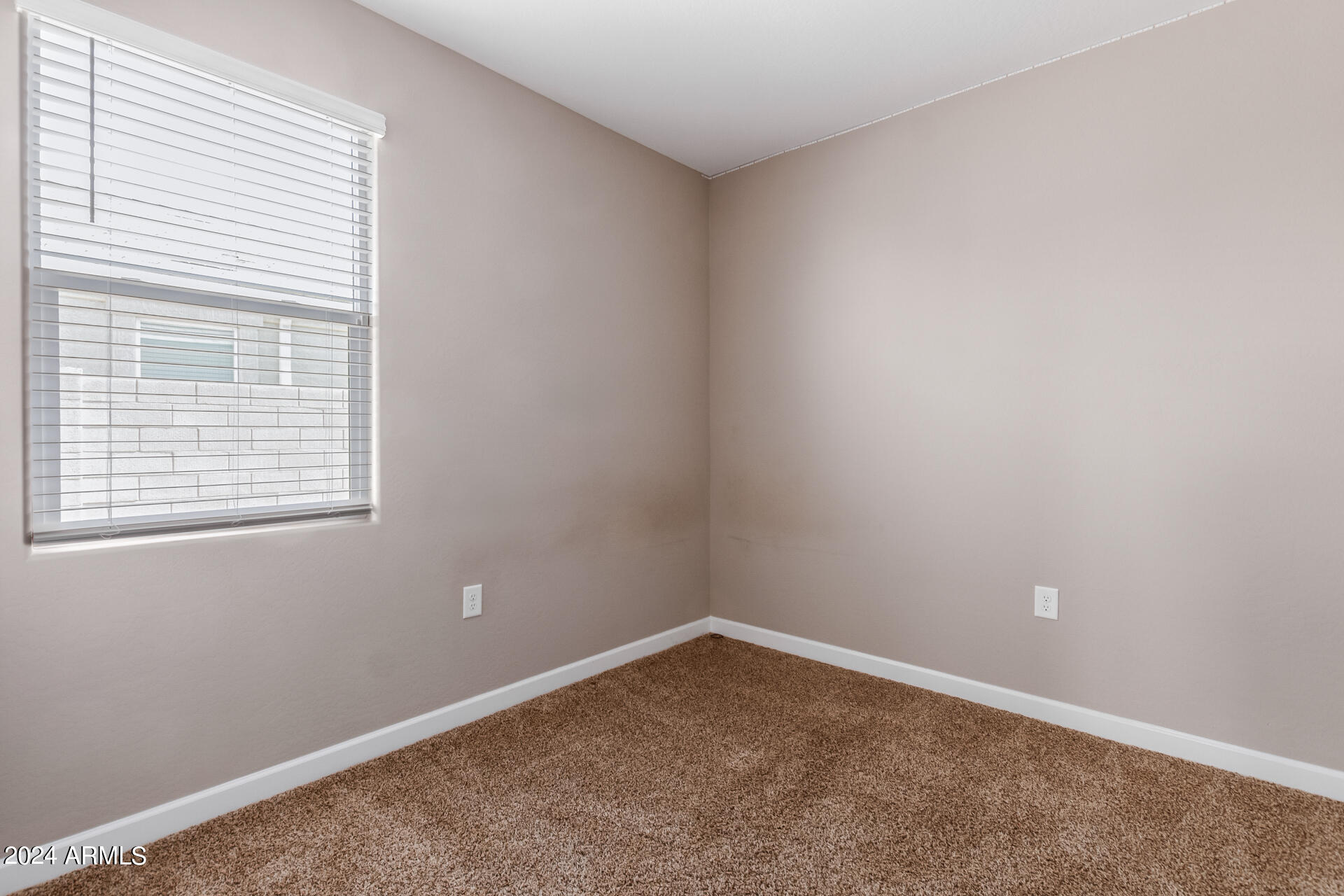 5211 W WESTERN STAR Boulevard
