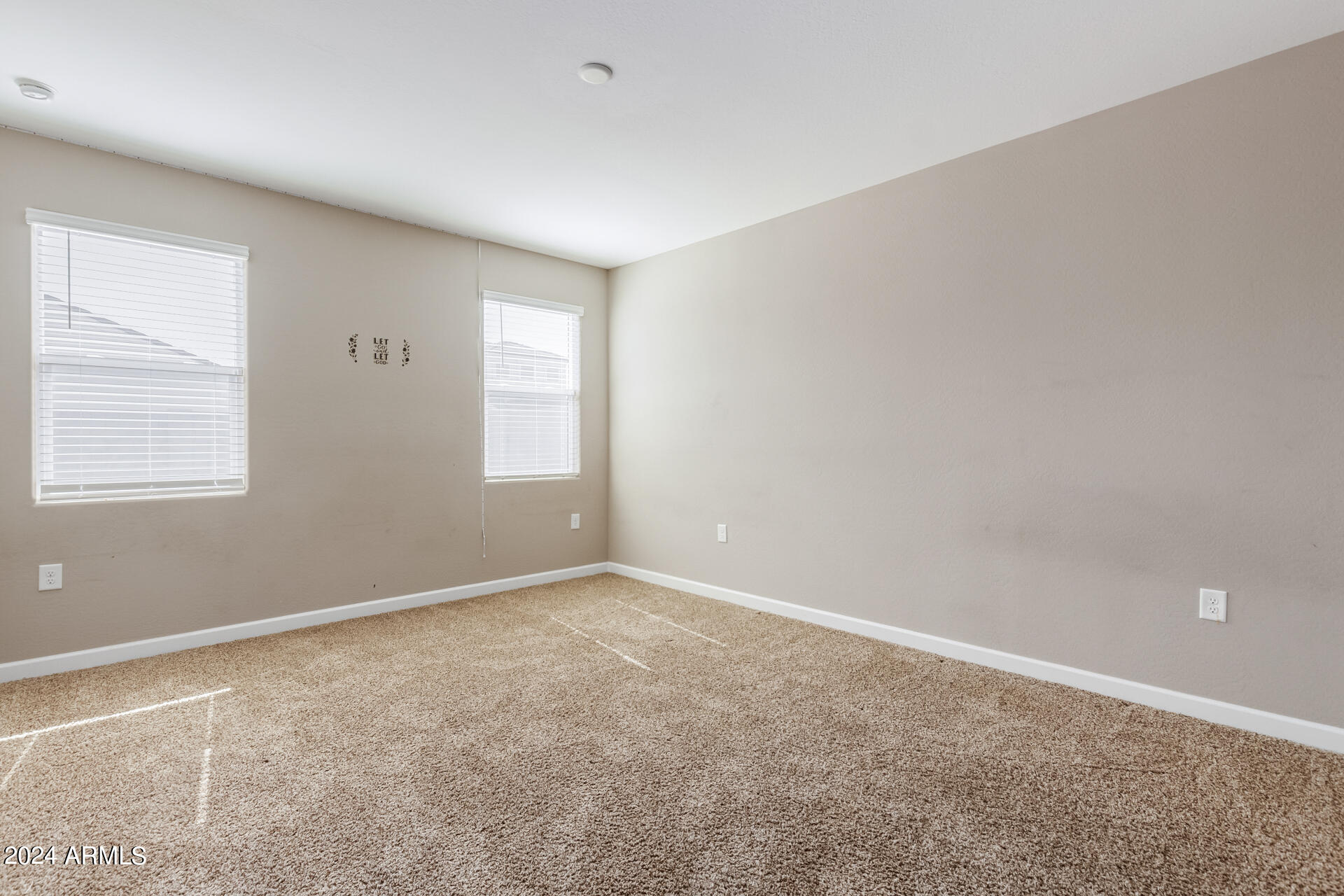 5211 W WESTERN STAR Boulevard