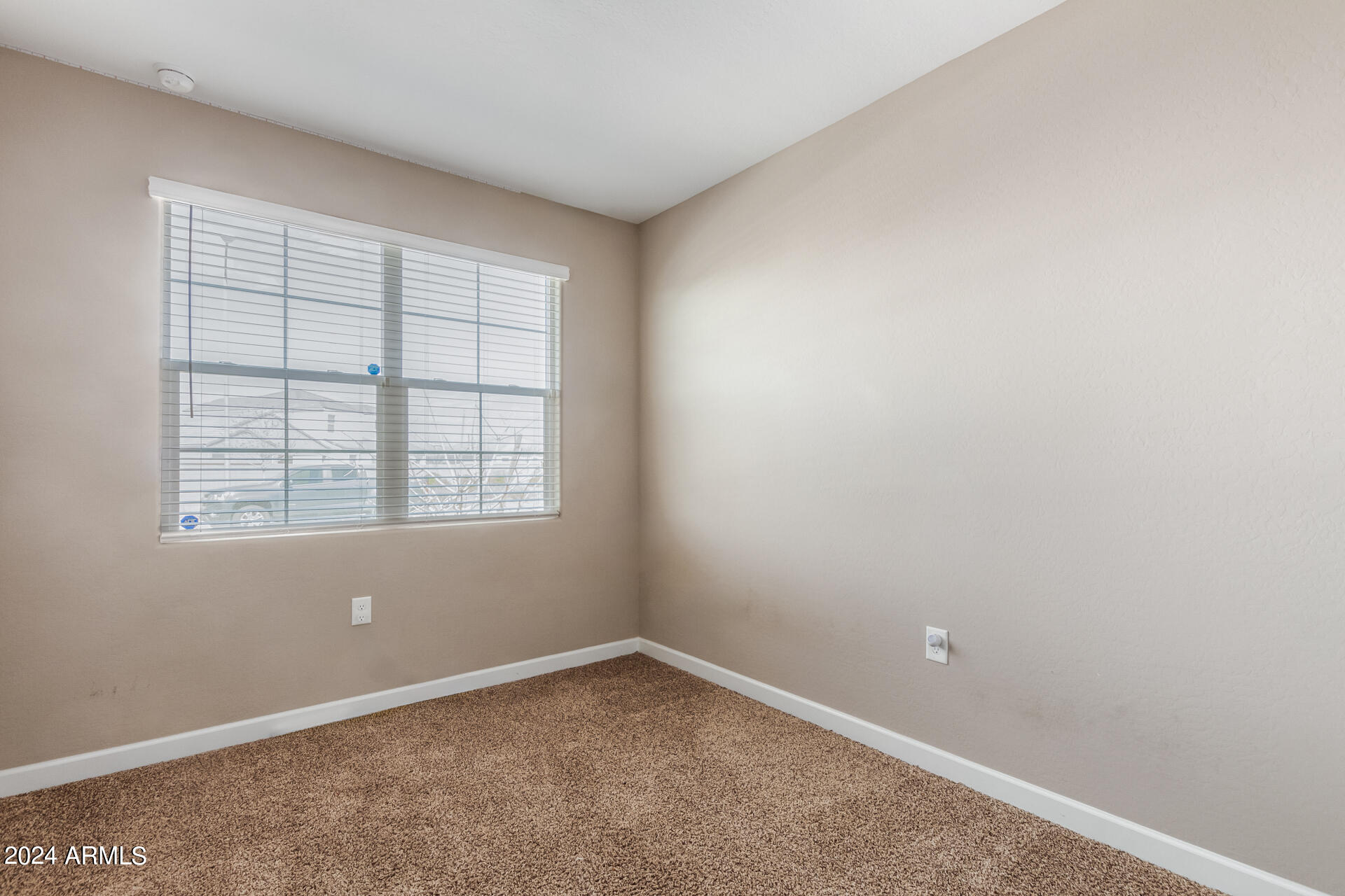 5211 W WESTERN STAR Boulevard