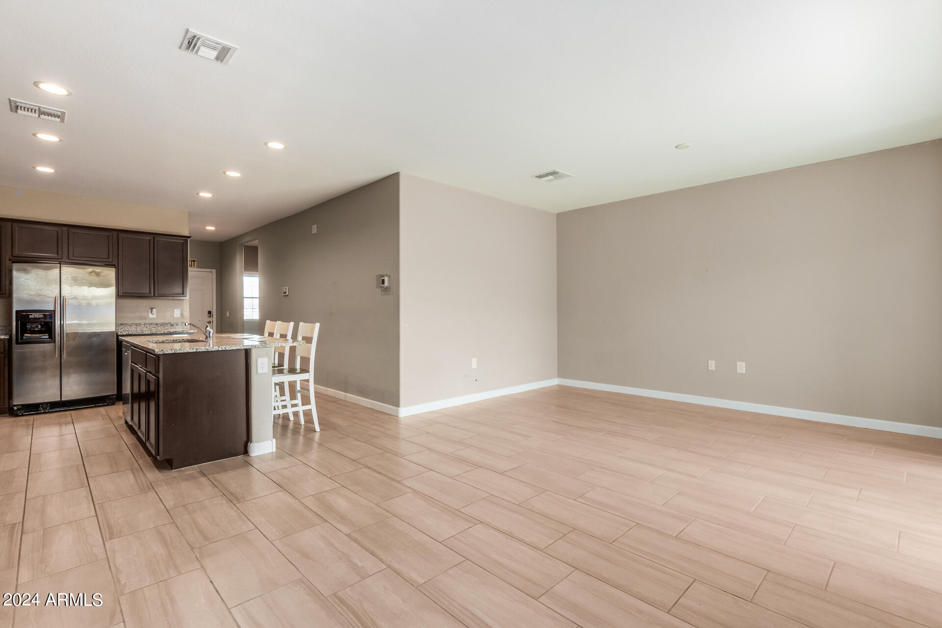 5211 W WESTERN STAR Boulevard