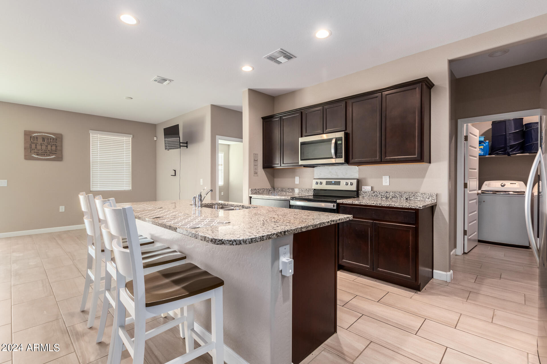 5211 W WESTERN STAR Boulevard
