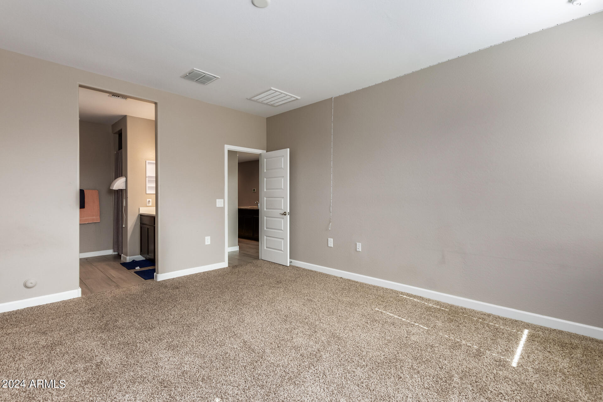 5211 W WESTERN STAR Boulevard