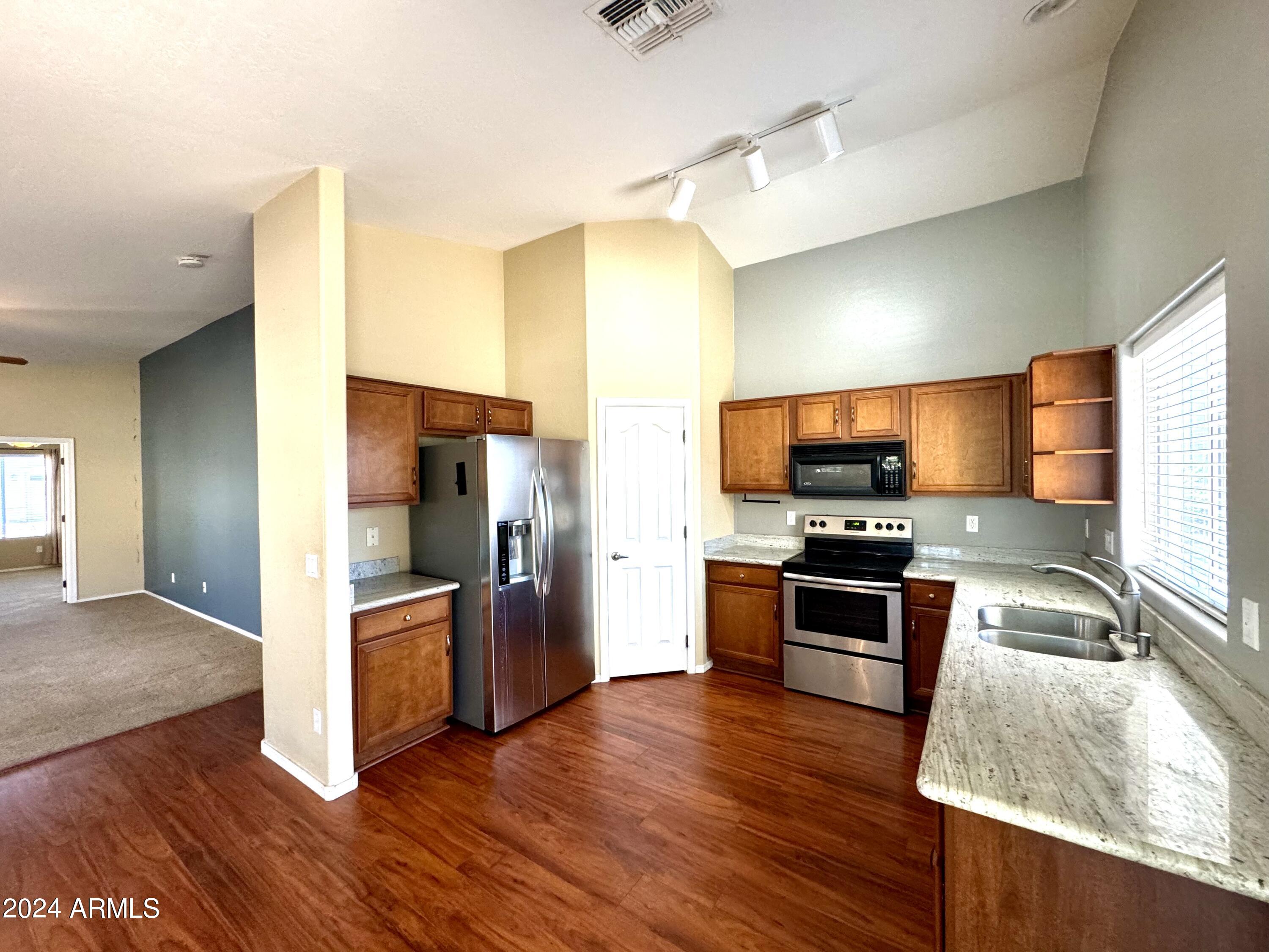 5221 E INGRAM Street