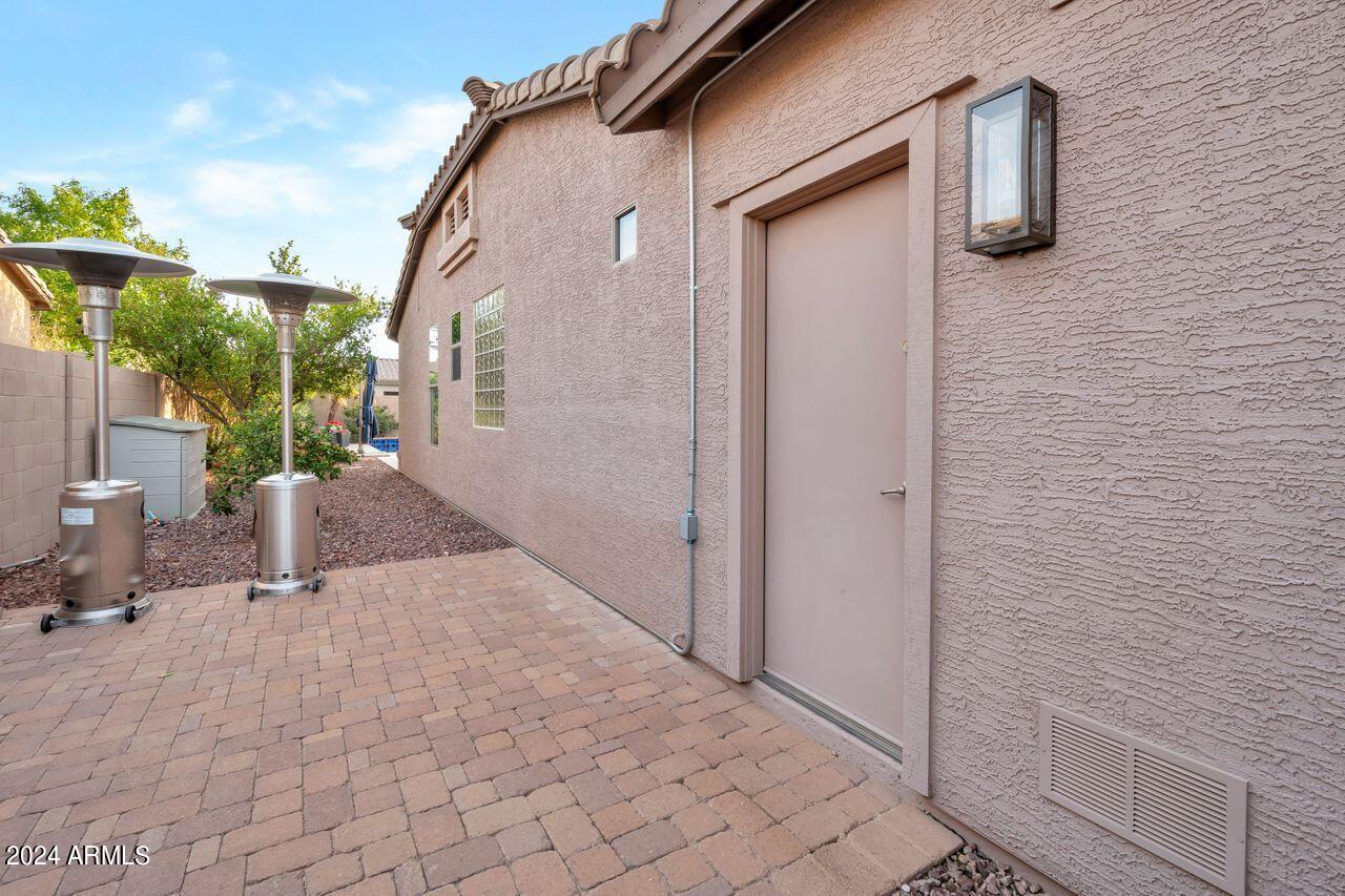 3351 E HORSESHOE Drive