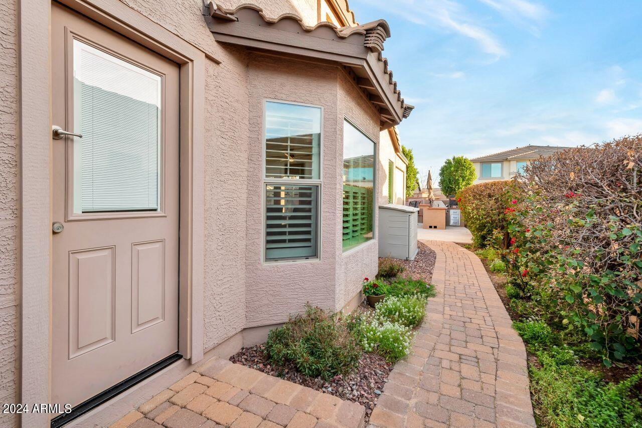3351 E HORSESHOE Drive