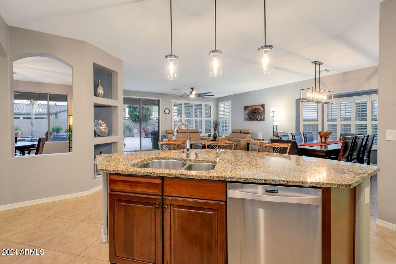 3351 E HORSESHOE Drive