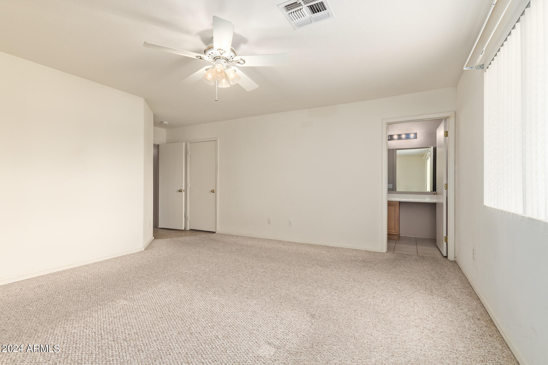 976 E SILVERSMITH Trail