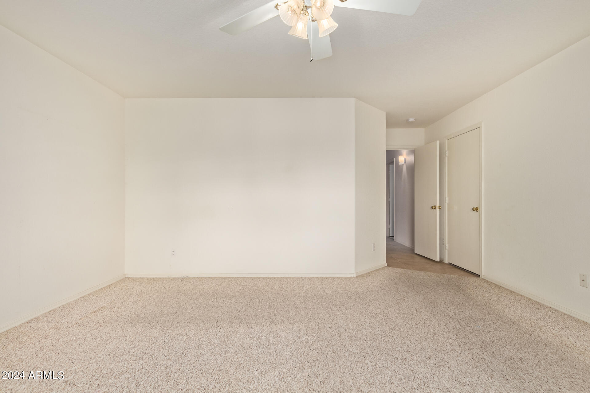 976 E SILVERSMITH Trail