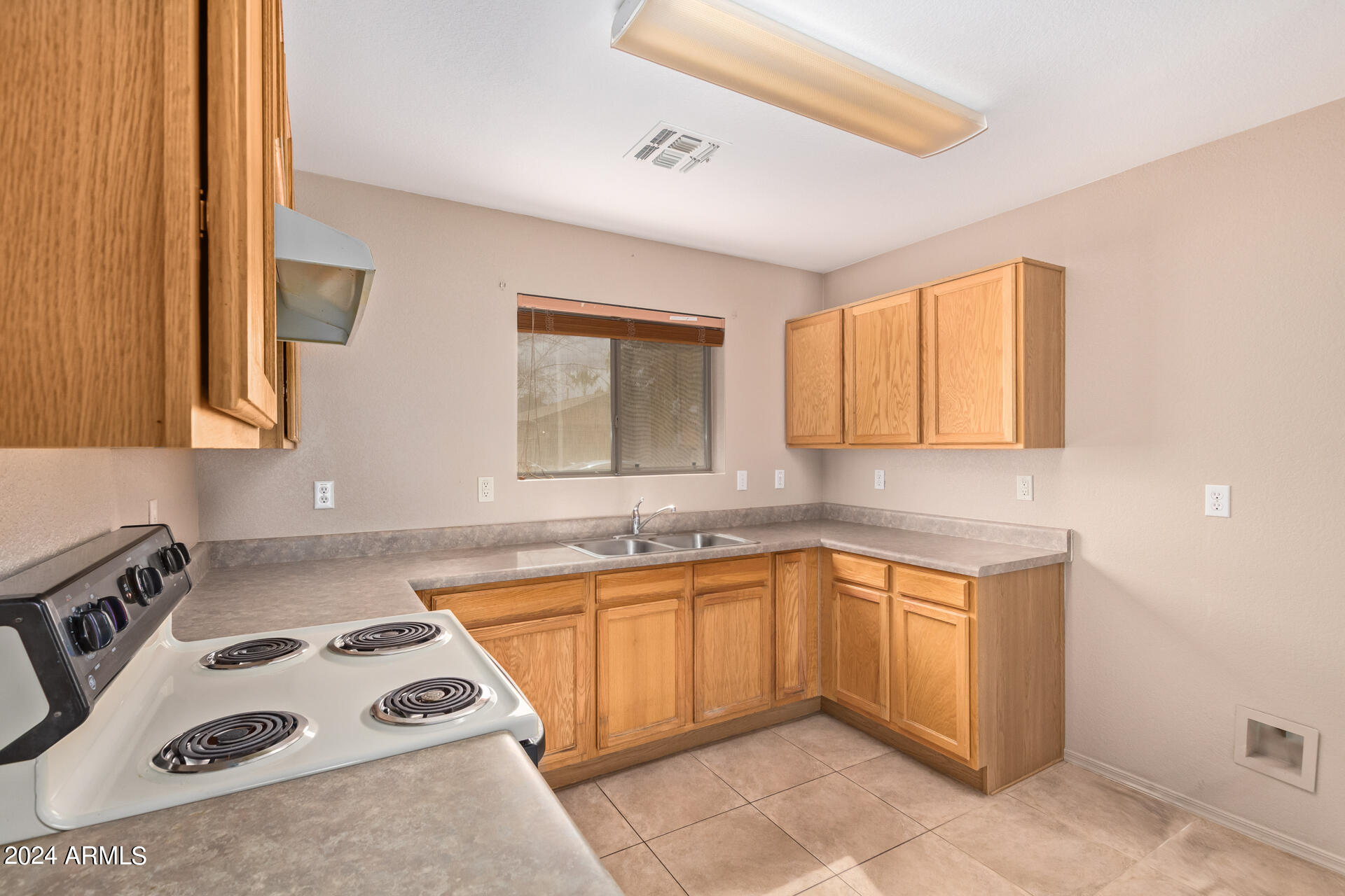 976 E SILVERSMITH Trail