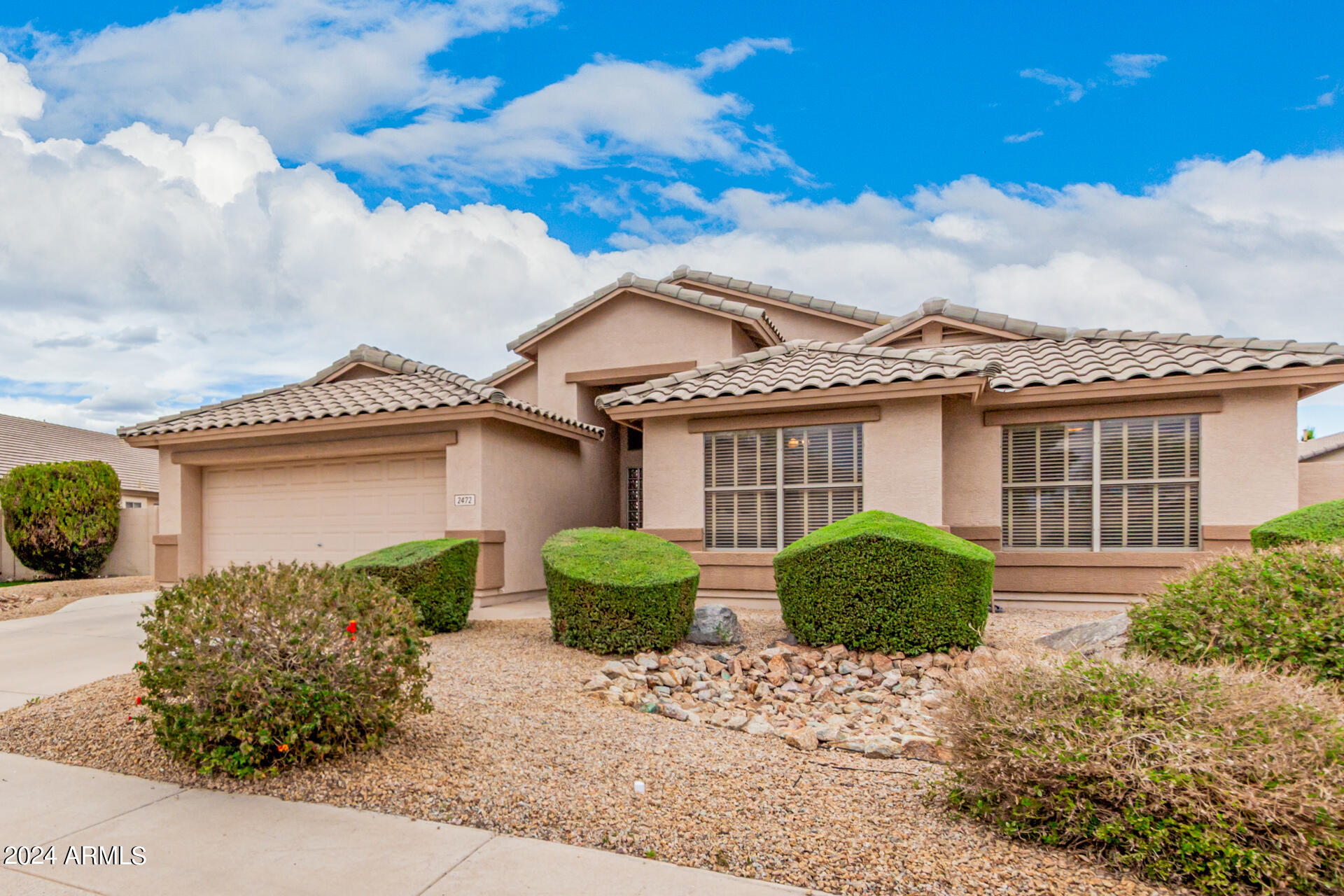 2472 E NATHAN Way