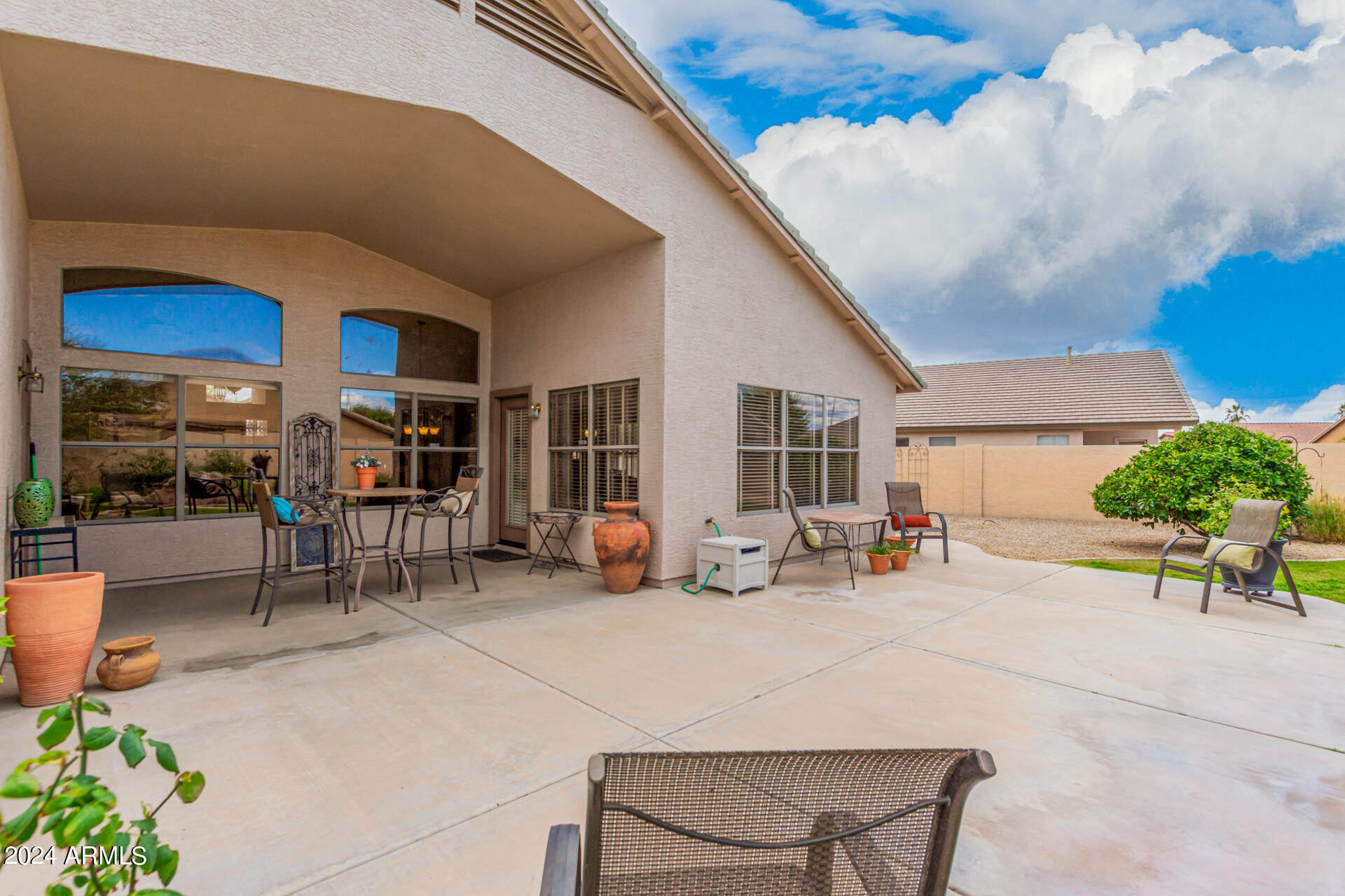 2472 E NATHAN Way