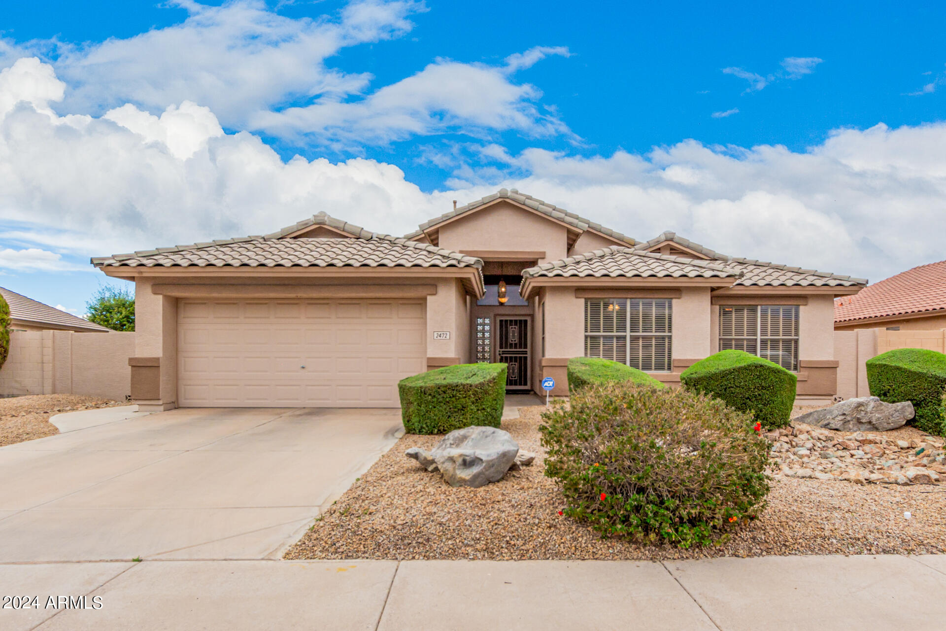 2472 E NATHAN Way
