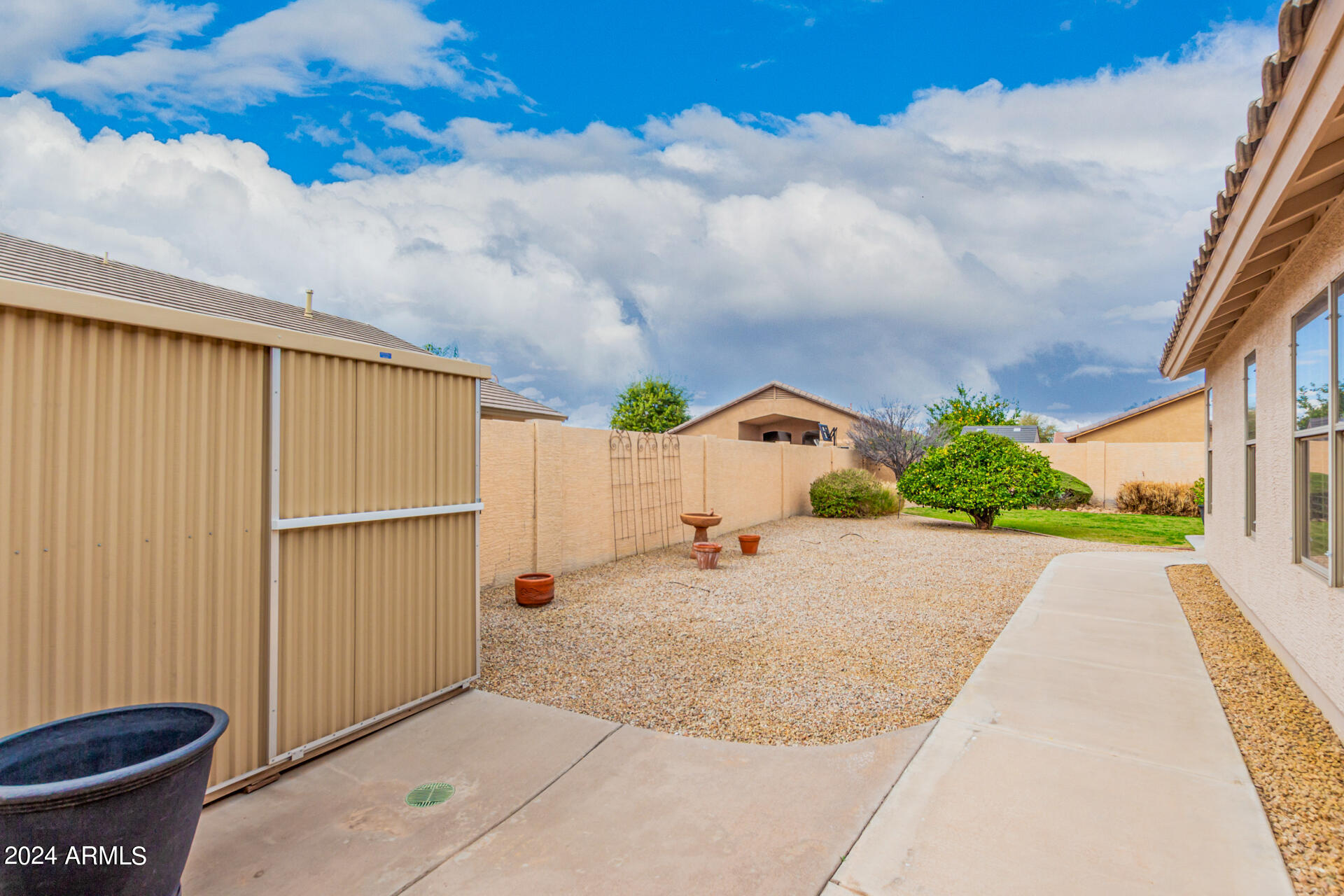 2472 E NATHAN Way
